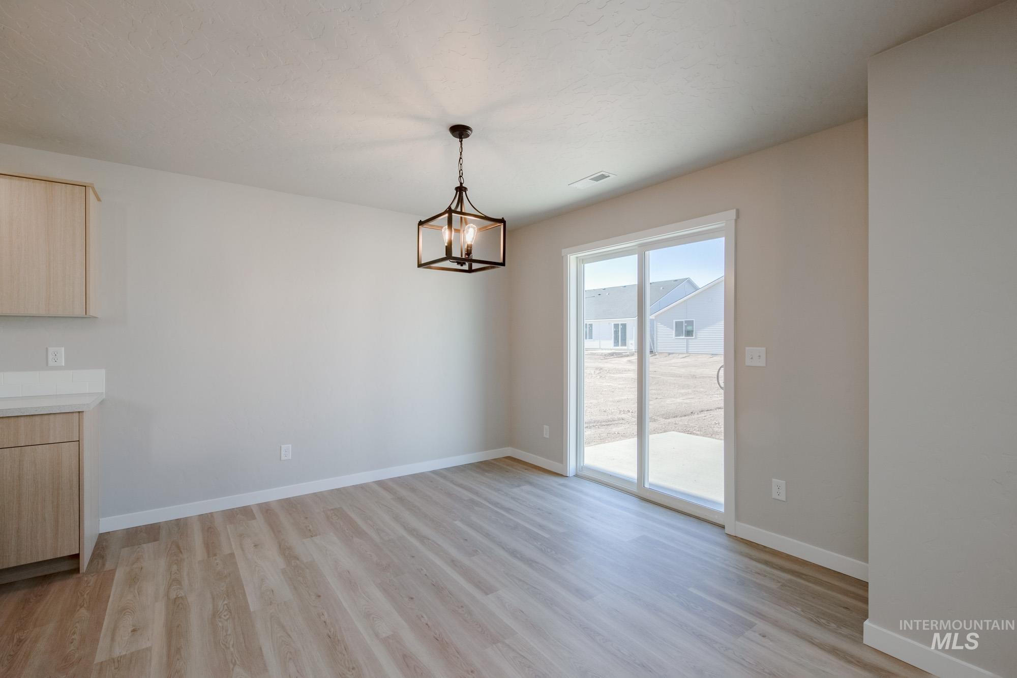 7300 S Bungalow Ave, Meridian, Idaho 83642, 3 Bedrooms, 2.5 Bathrooms, Residential For Sale, Price $454,990,MLS 98972113