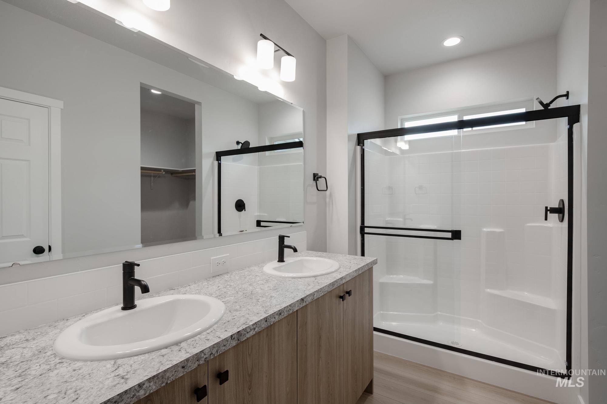 7264 S Bungalow Ave, Meridian, Idaho 83642, 3 Bedrooms, 2 Bathrooms, Residential For Sale, Price $407,990,MLS 98972114