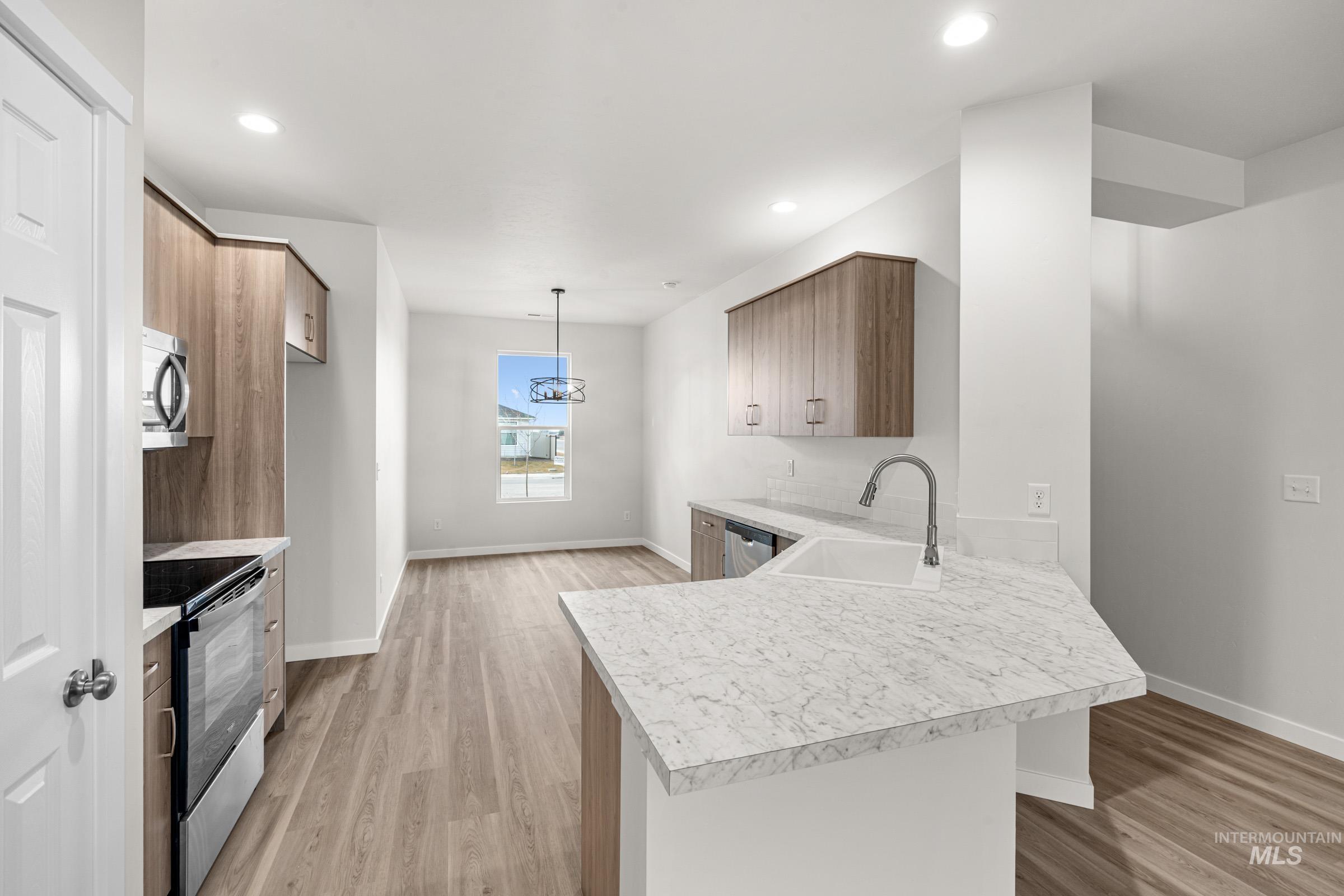 7264 S Bungalow Ave, Meridian, Idaho 83642, 3 Bedrooms, 2 Bathrooms, Residential For Sale, Price $407,990, 98972114