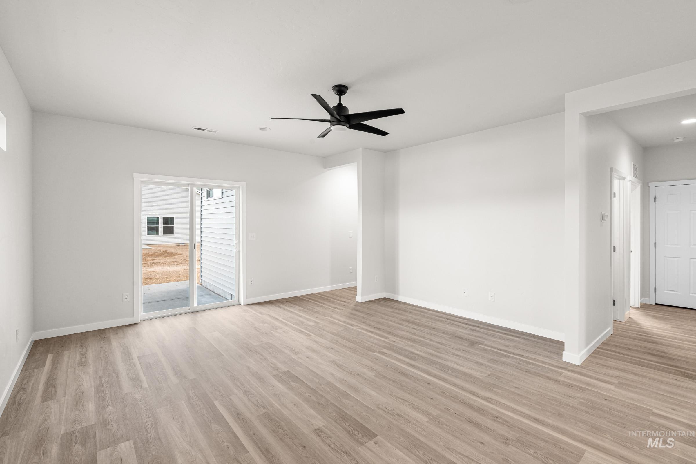 7264 S Bungalow Ave, Meridian, Idaho 83642, 3 Bedrooms, 2 Bathrooms, Residential For Sale, Price $407,990, 98972114