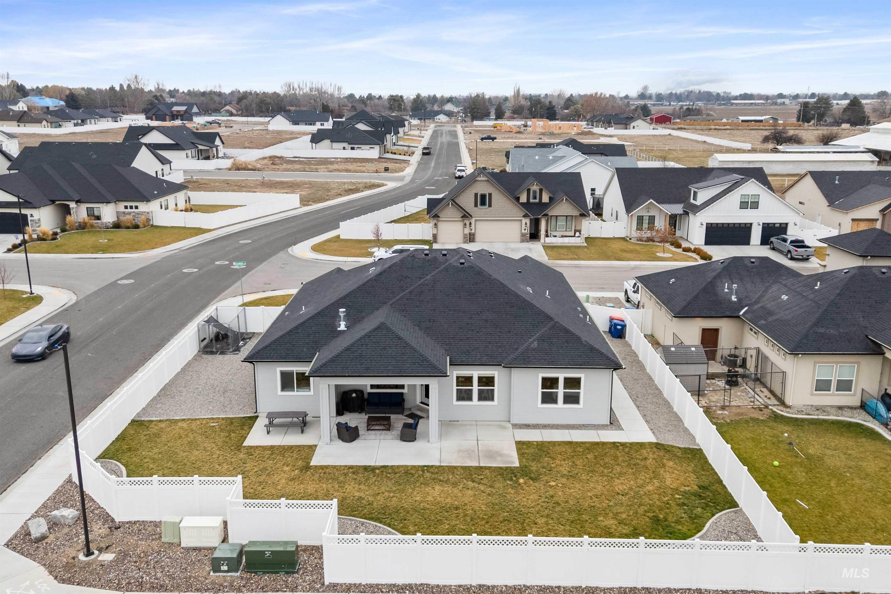 3091 Moonrise Rd, Twin Falls, Idaho 83301-8436, 4 Bedrooms, 2 Bathrooms, Residential For Sale, Price $545,000,MLS 98972115