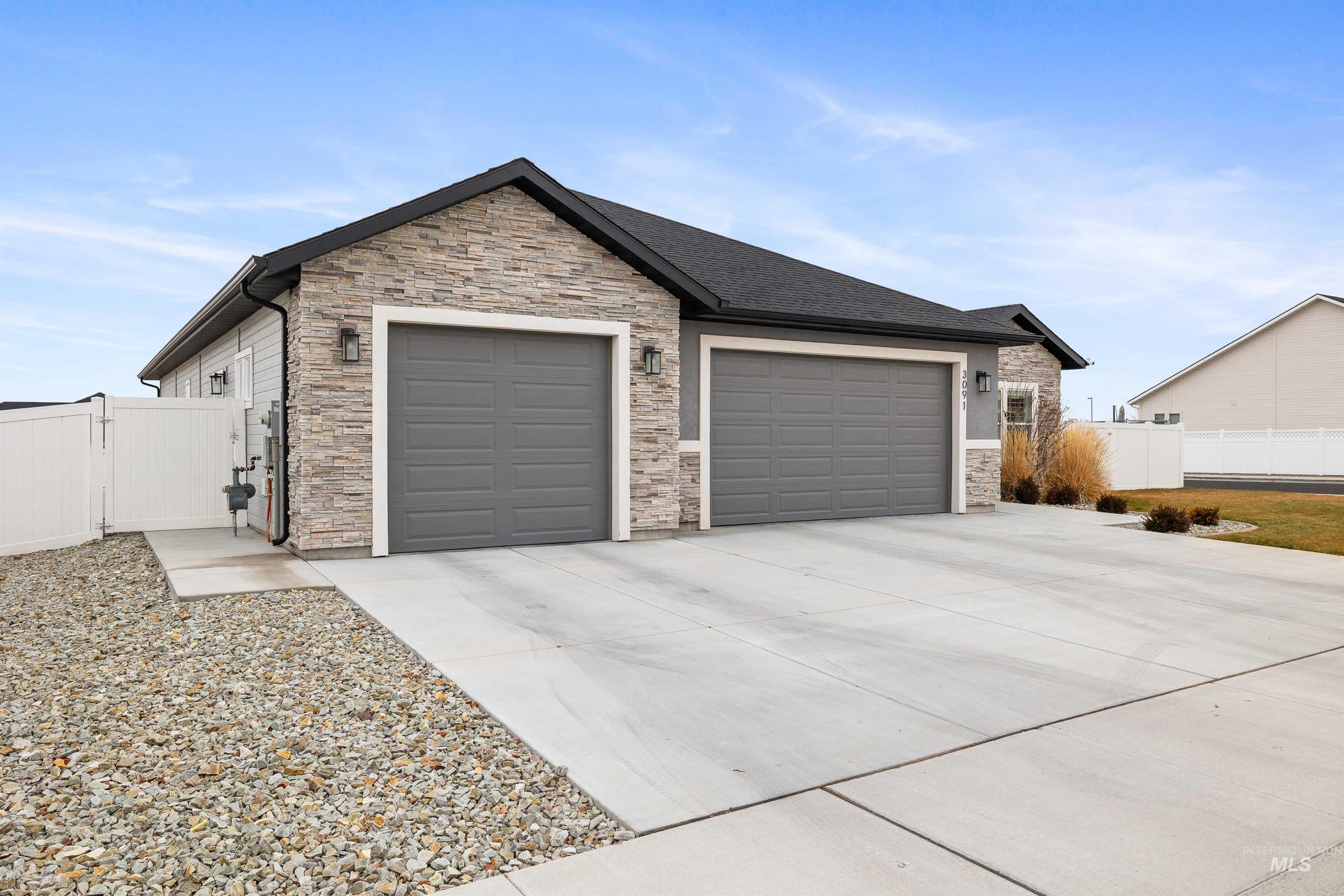 3091 Moonrise Rd, Twin Falls, Idaho 83301-8436, 4 Bedrooms, 2 Bathrooms, Residential For Sale, Price $545,000,MLS 98972115