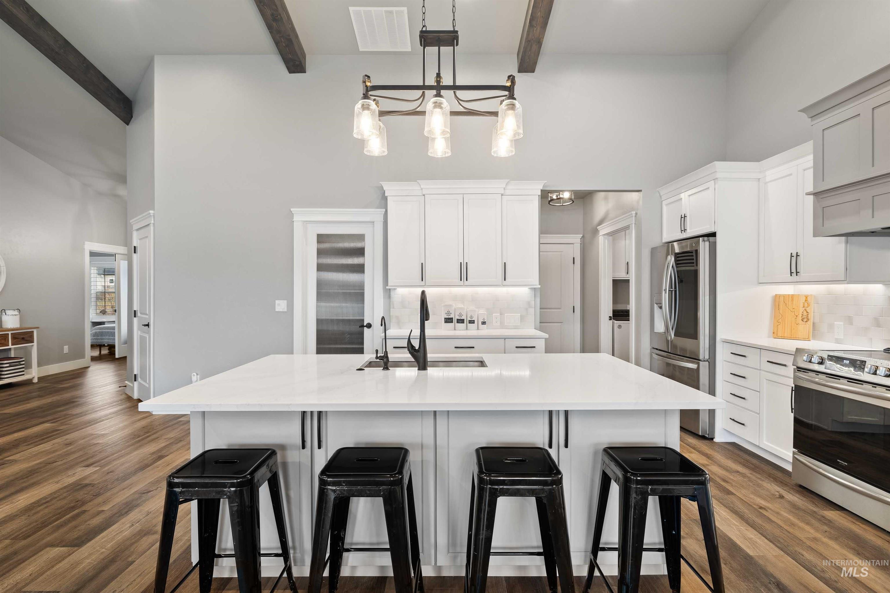 3091 Moonrise Rd, Twin Falls, Idaho 83301-8436, 4 Bedrooms, 2 Bathrooms, Residential For Sale, Price $545,000,MLS 98972115