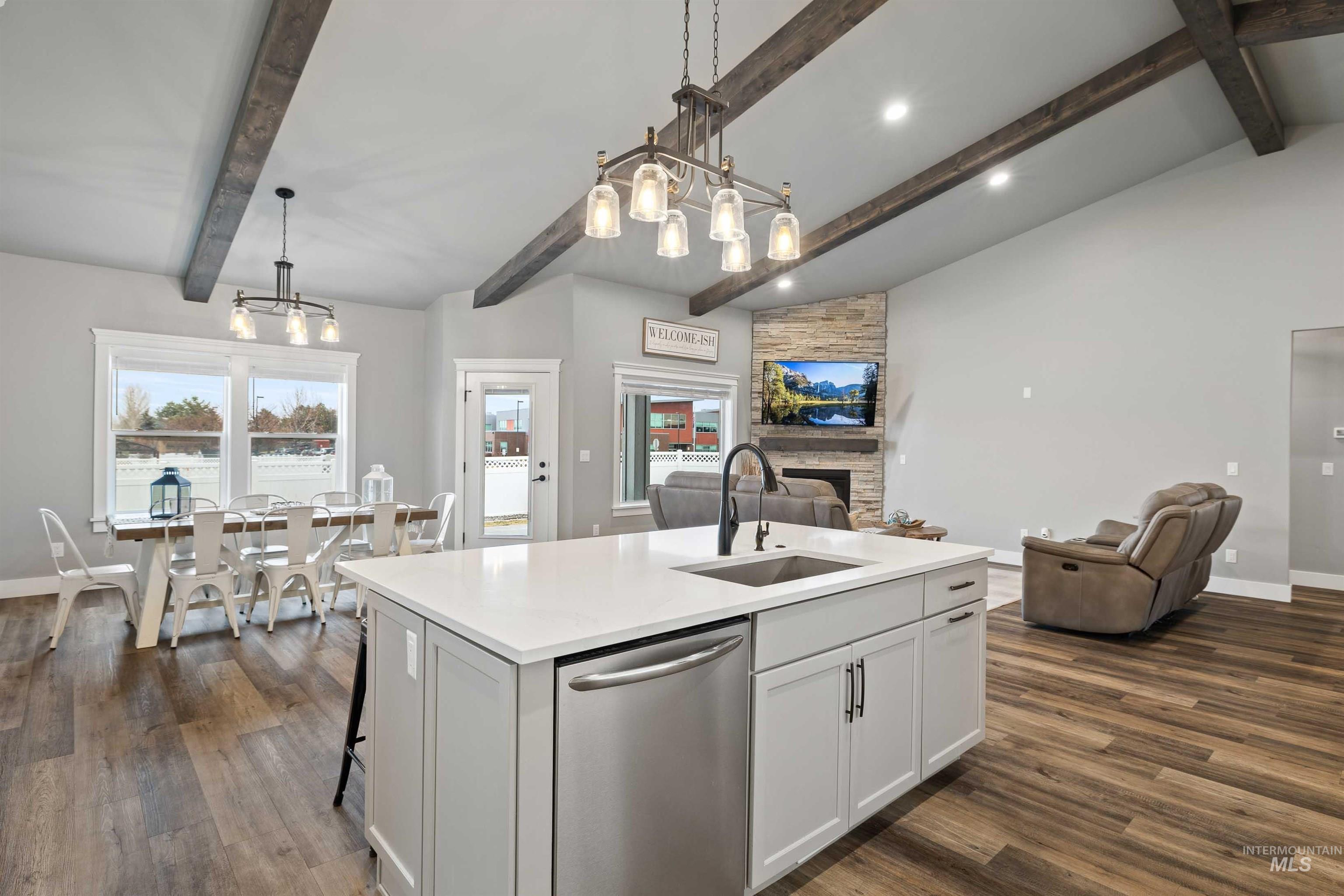 3091 Moonrise Rd, Twin Falls, Idaho 83301-8436, 4 Bedrooms, 2 Bathrooms, Residential For Sale, Price $545,000,MLS 98972115