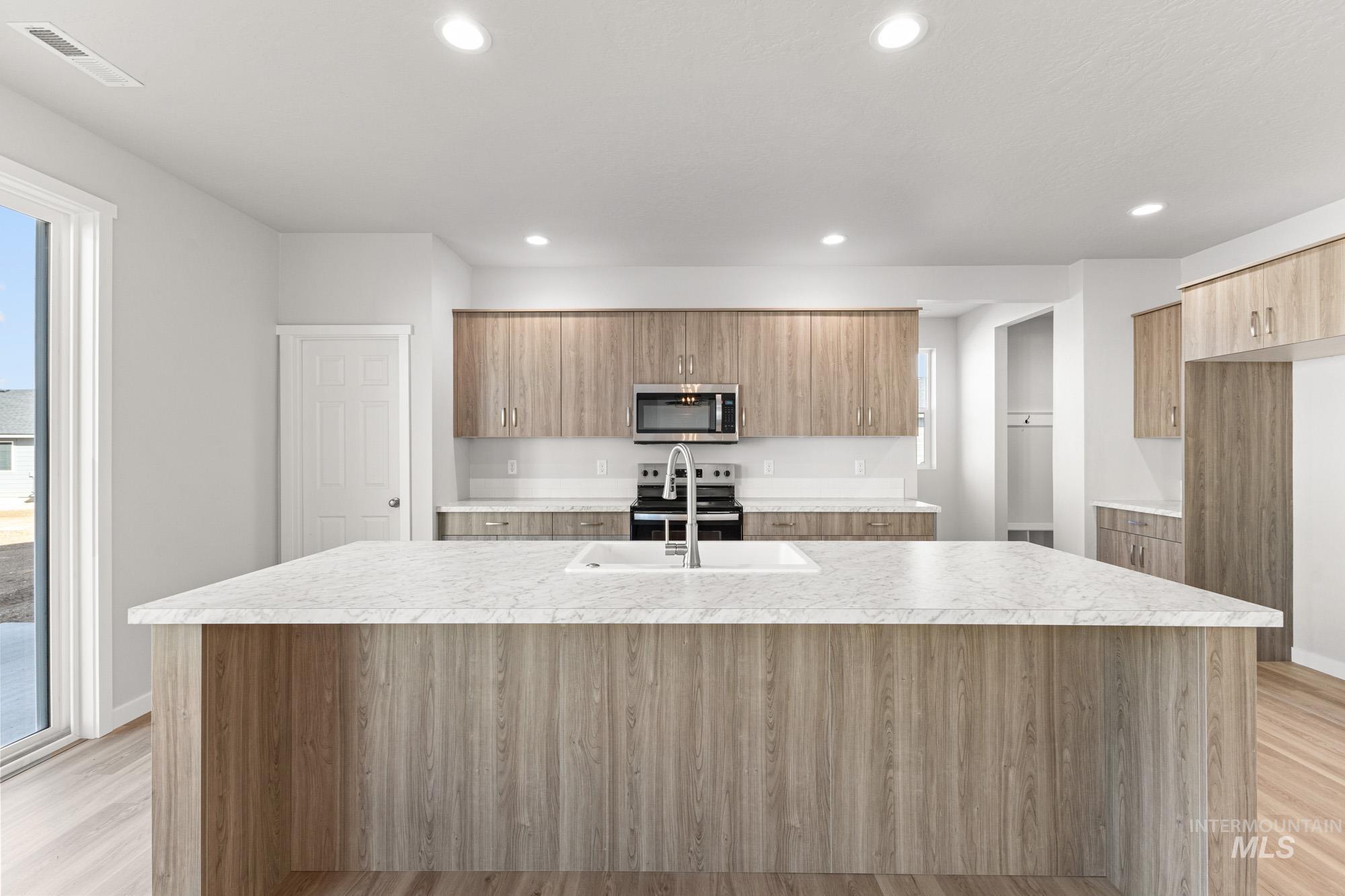 13692 Judson St, Caldwell, Idaho 83607, 5 Bedrooms, 4.5 Bathrooms, Residential For Sale, Price $664,990, 98972118