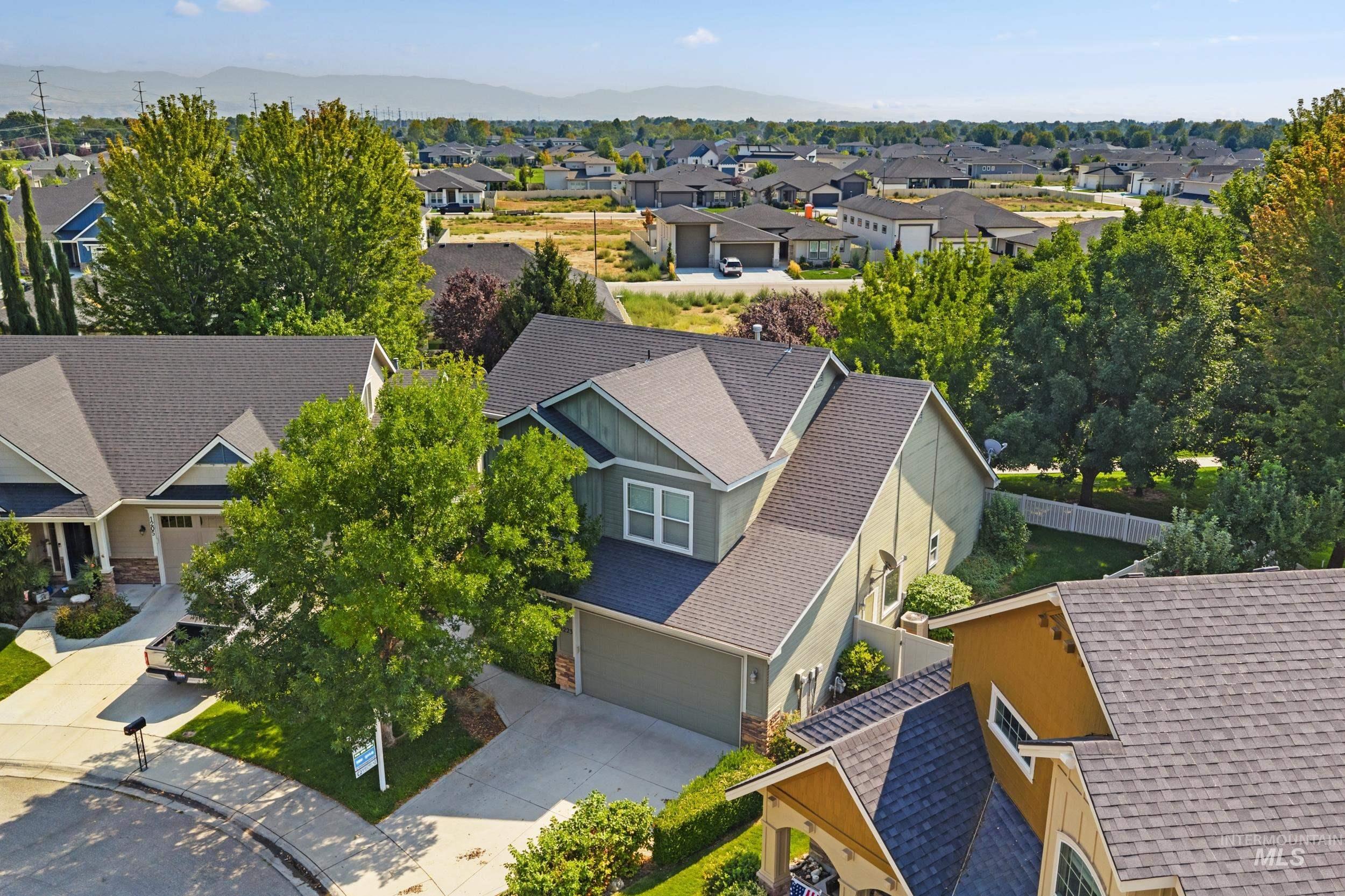 1223 W Cobblefield Court, Meridian, Idaho 83646, 3 Bedrooms, 2.5 Bathrooms, Residential For Sale, Price $469,900,MLS 98972119