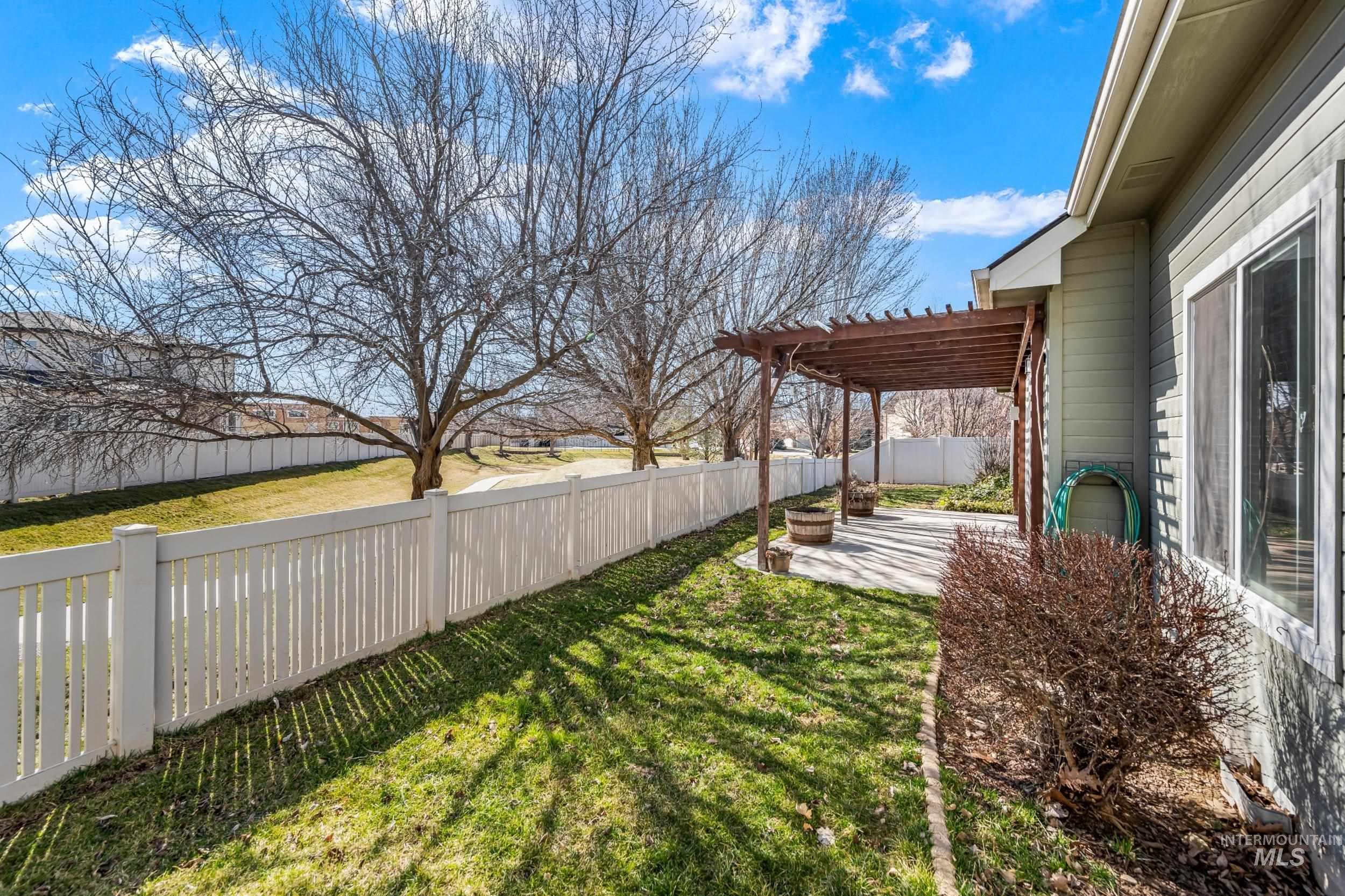 1223 W Cobblefield Court, Meridian, Idaho 83646, 3 Bedrooms, 2.5 Bathrooms, Residential For Sale, Price $469,900,MLS 98972119