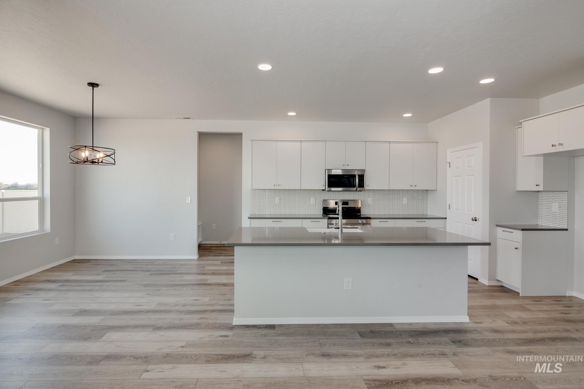 13713 Judson St, Caldwell, Idaho 83607, 5 Bedrooms, 2.5 Bathrooms, Residential For Sale, Price $509,990,MLS 98972121