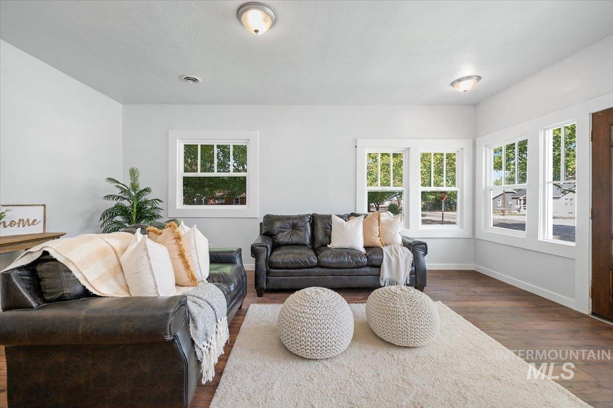 1704 Blaine, Caldwell, Idaho 83605, 6 Bedrooms, 3 Bathrooms, Residential For Sale, Price $449,000,MLS 98972122