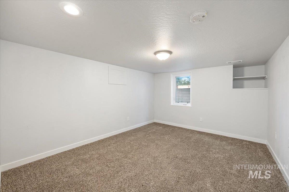 1704 Blaine, Caldwell, Idaho 83605, 6 Bedrooms, 3 Bathrooms, Residential For Sale, Price $449,000,MLS 98972122