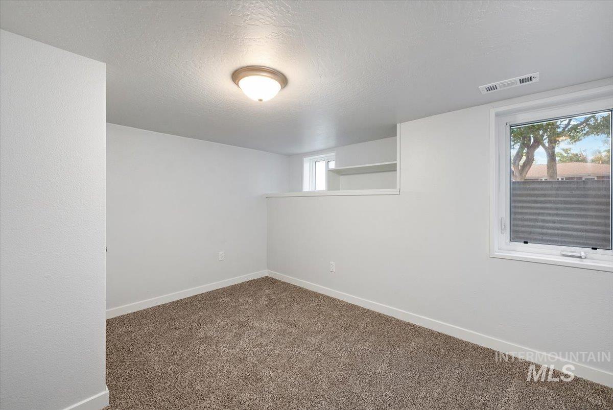 1704 Blaine, Caldwell, Idaho 83605, 6 Bedrooms, 3 Bathrooms, Residential For Sale, Price $449,000,MLS 98972122