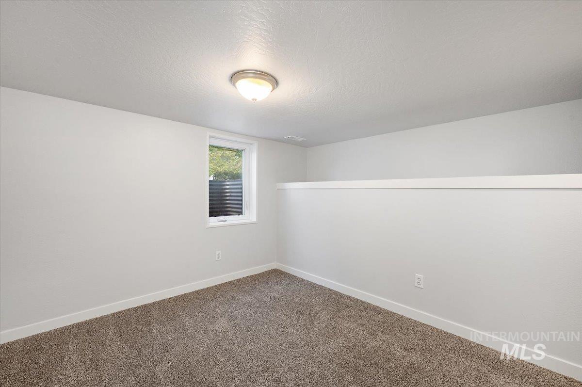 1704 Blaine, Caldwell, Idaho 83605, 6 Bedrooms, 3 Bathrooms, Residential For Sale, Price $449,000,MLS 98972122