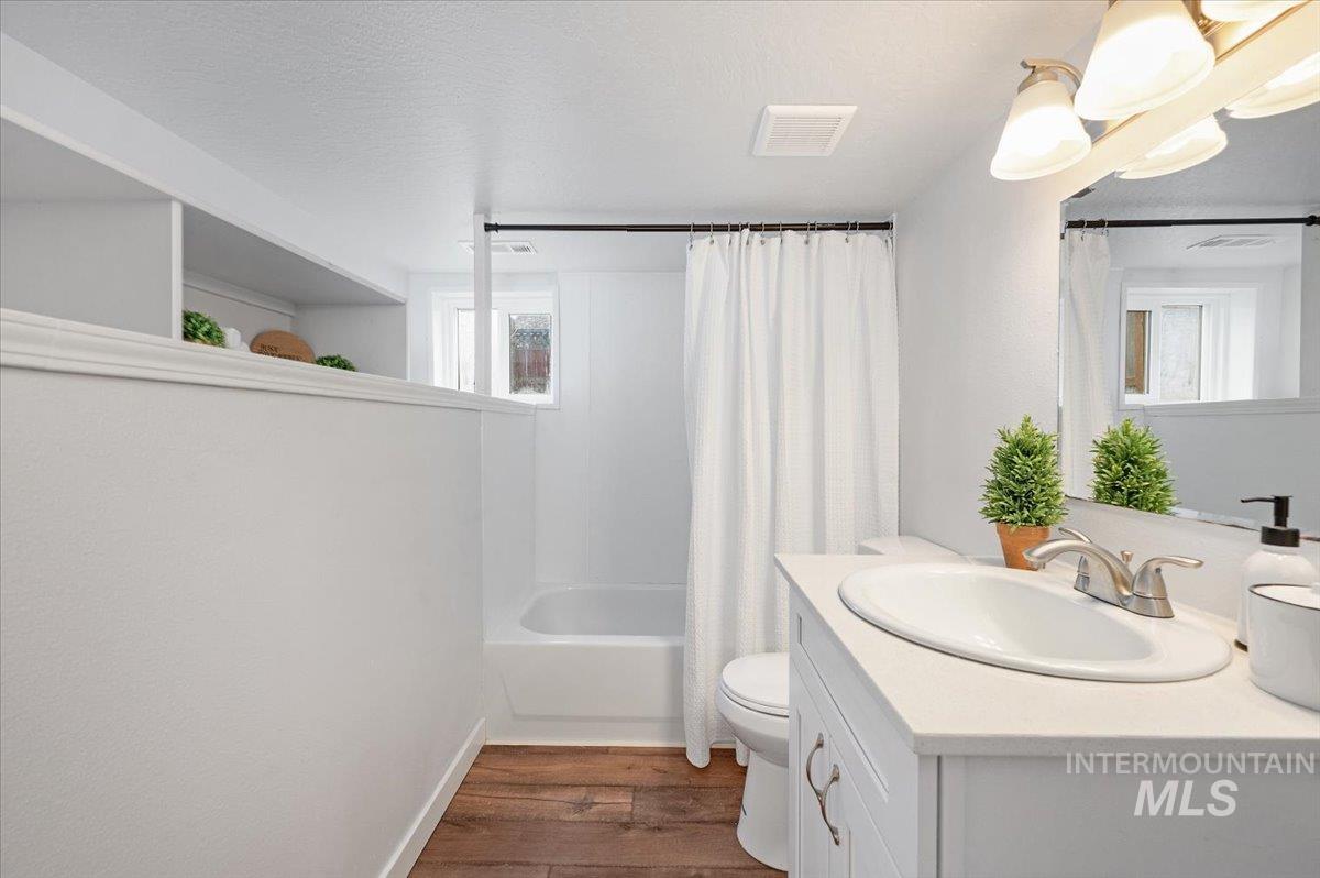 1704 Blaine, Caldwell, Idaho 83605, 6 Bedrooms, 3 Bathrooms, Residential For Sale, Price $449,000,MLS 98972122