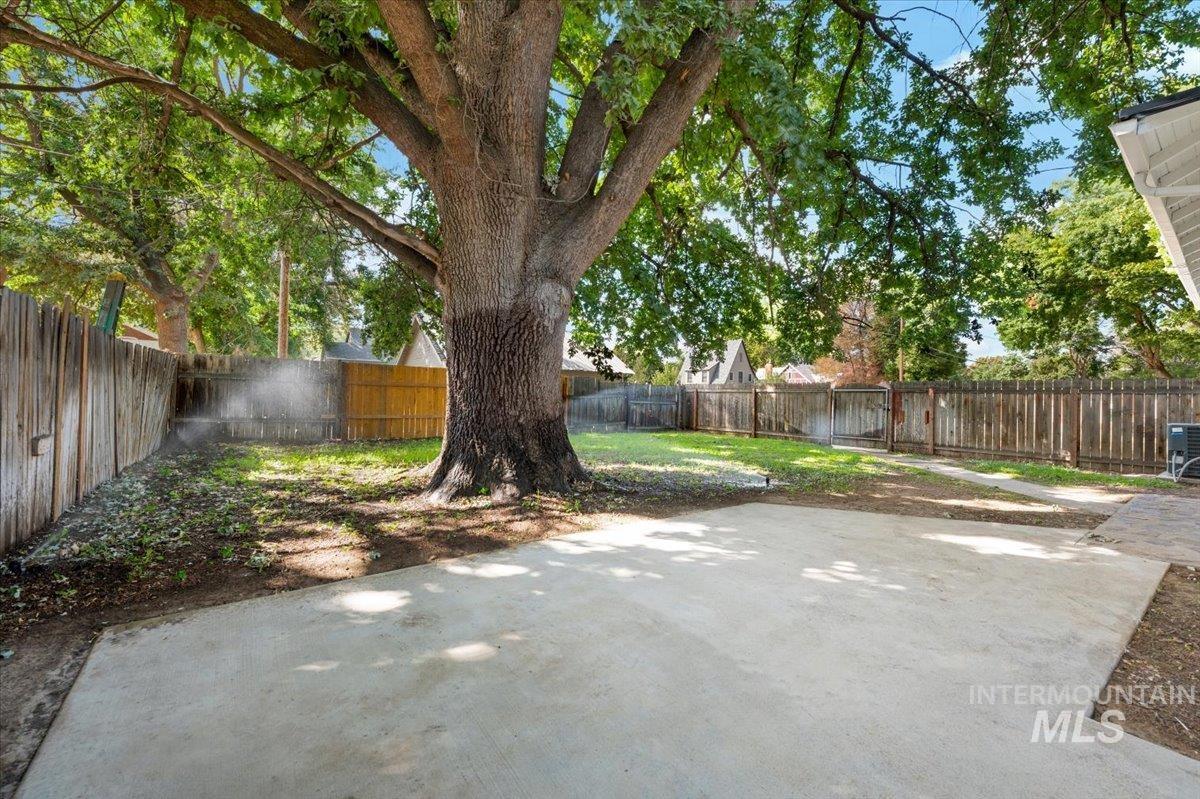 1704 Blaine, Caldwell, Idaho 83605, 6 Bedrooms, 3 Bathrooms, Residential For Sale, Price $449,000,MLS 98972122