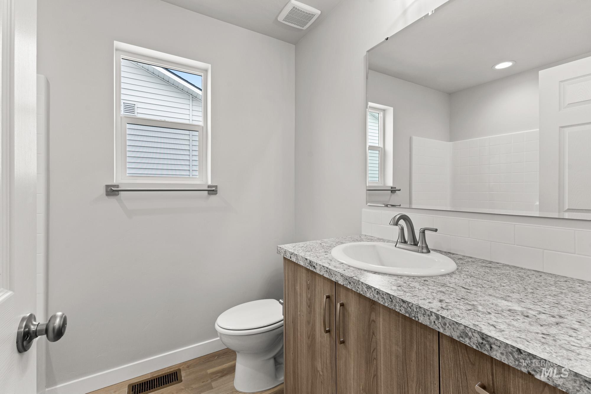 2470 W Fallon Lp, Nampa, Idaho 83651, 3 Bedrooms, 2.5 Bathrooms, Residential For Sale, Price $449,990,MLS 98972124