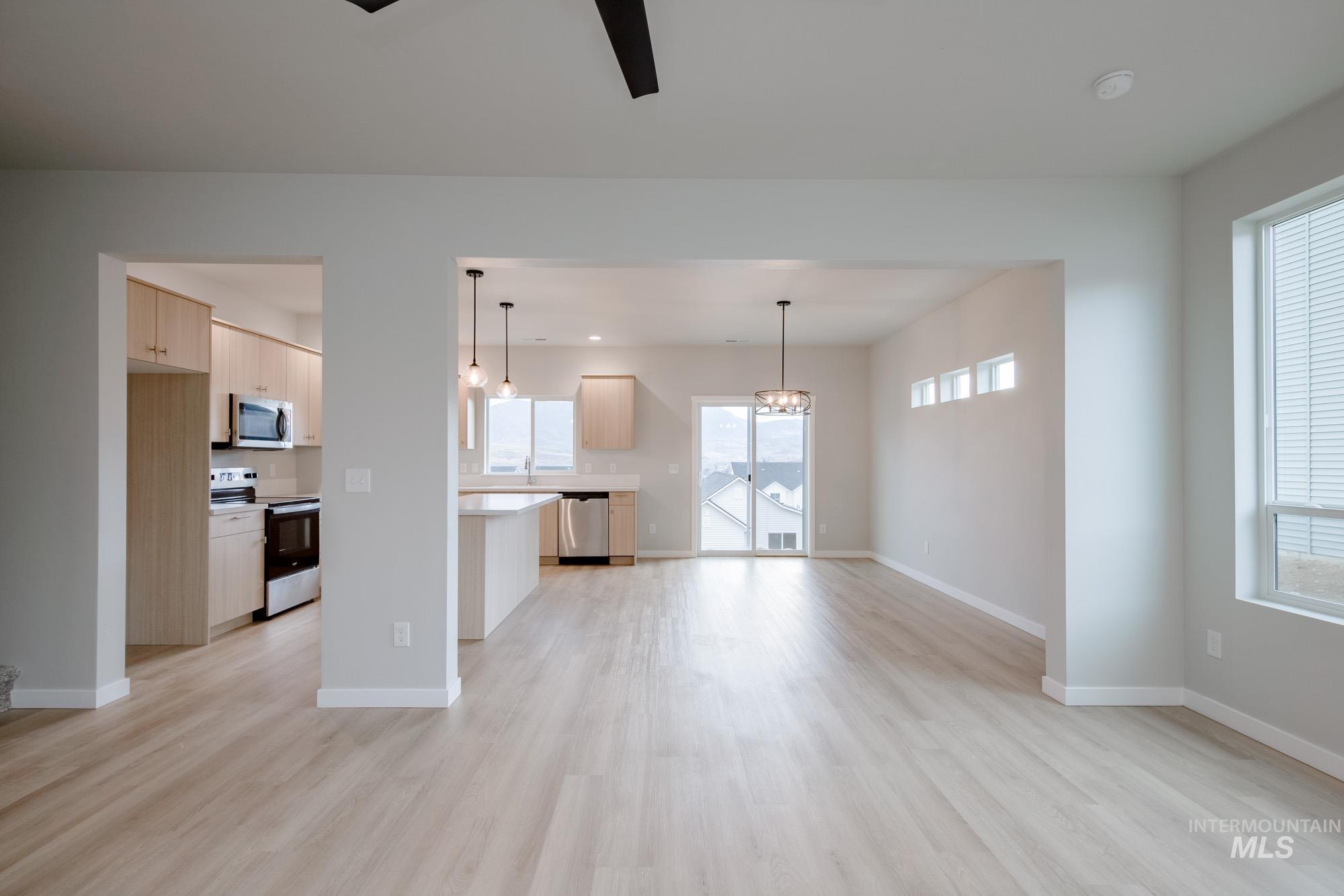 2470 W Fallon Lp, Nampa, Idaho 83651, 3 Bedrooms, 2.5 Bathrooms, Residential For Sale, Price $449,990,MLS 98972124