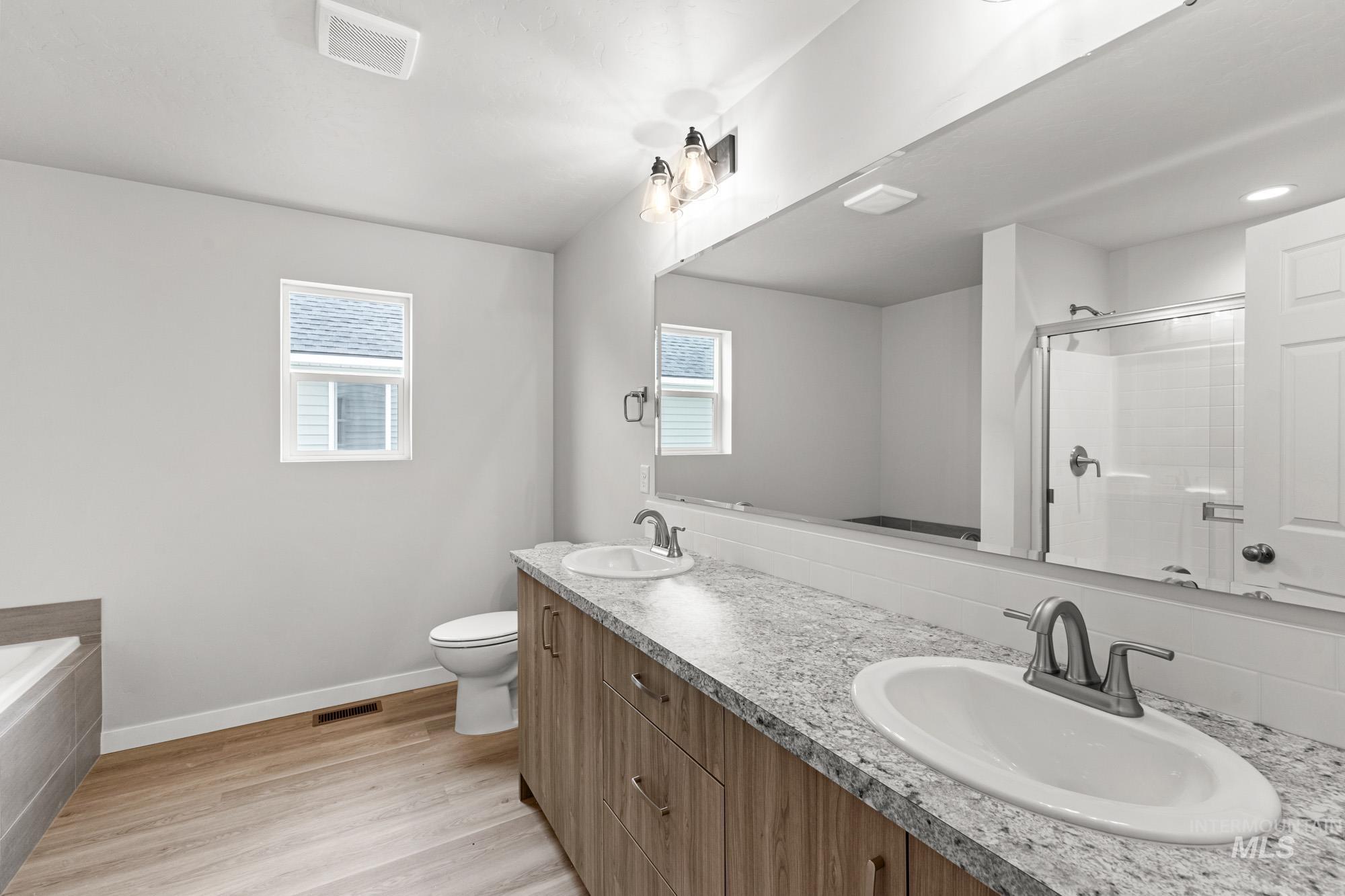 2470 W Fallon Lp, Nampa, Idaho 83651, 3 Bedrooms, 2.5 Bathrooms, Residential For Sale, Price $449,990,MLS 98972124