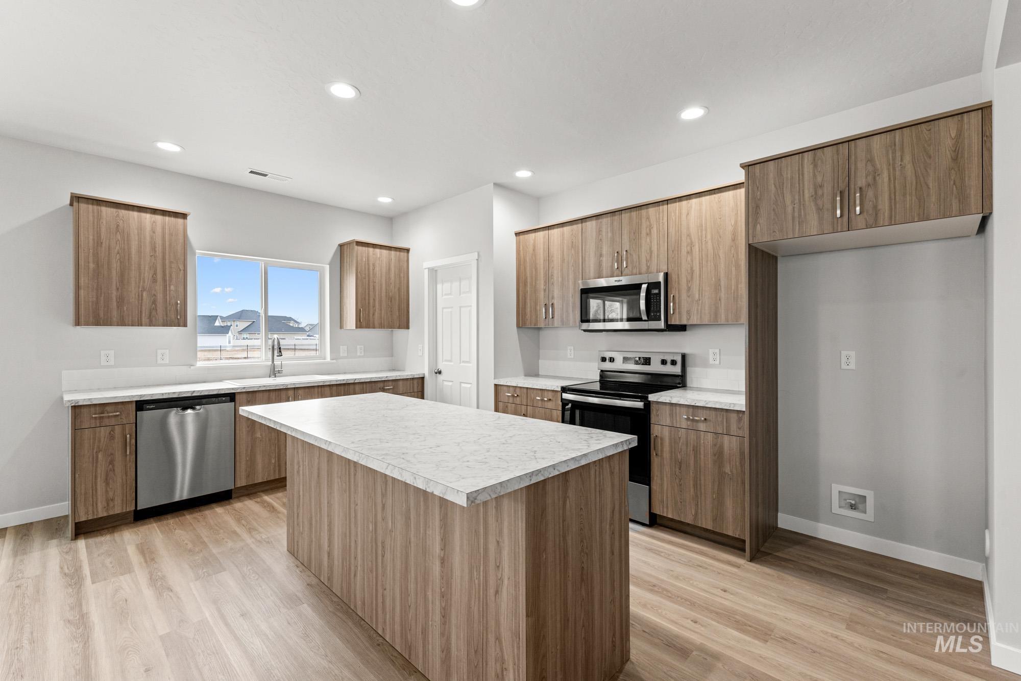 2470 W Fallon Lp, Nampa, Idaho 83651, 3 Bedrooms, 2.5 Bathrooms, Residential For Sale, Price $449,990,MLS 98972124