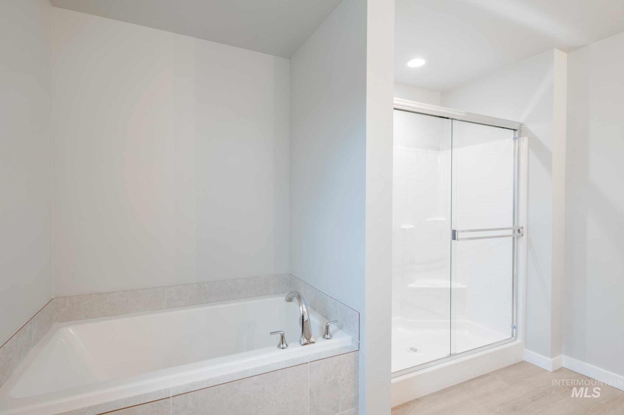 2470 W Fallon Lp, Nampa, Idaho 83651, 3 Bedrooms, 2.5 Bathrooms, Residential For Sale, Price $449,990,MLS 98972124