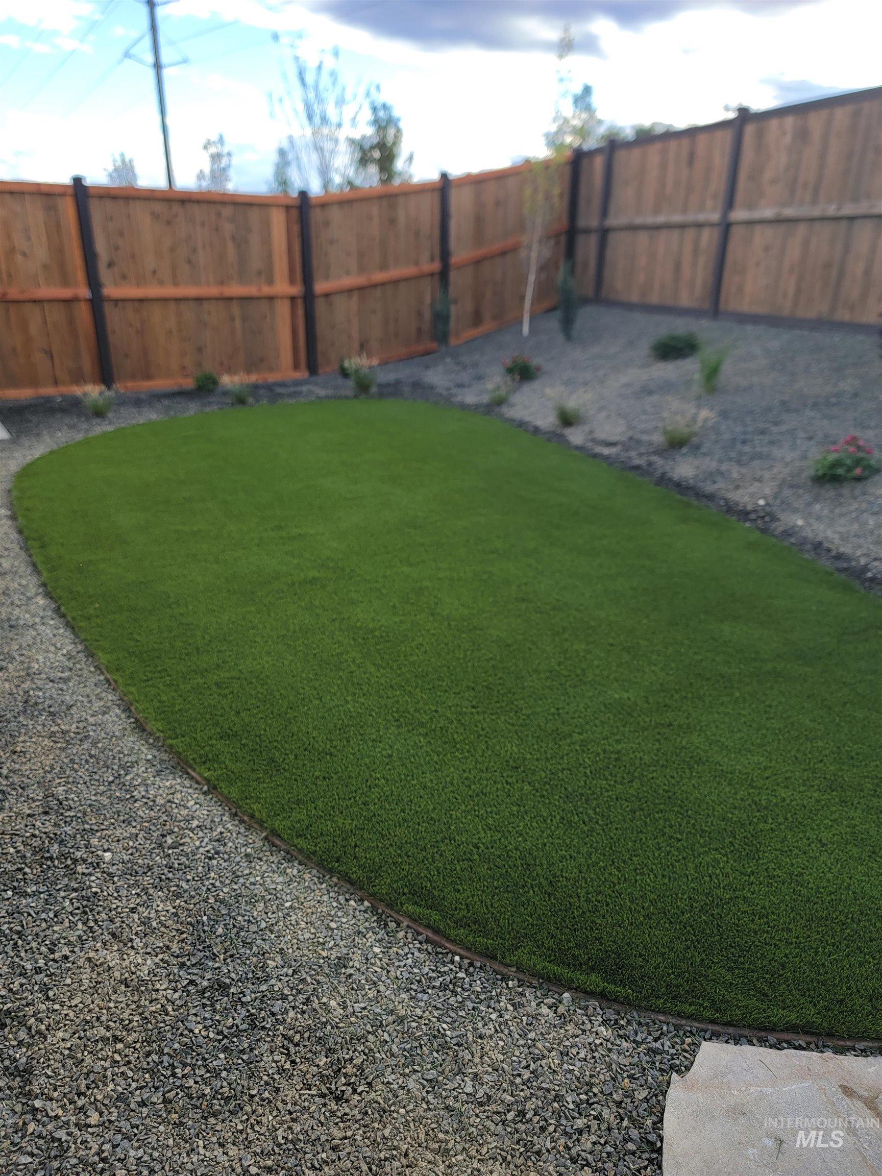 12165 S Glory Ln, Kuna, Idaho 83634, 2 Bedrooms, 2 Bathrooms, Residential For Sale, Price $399,900,MLS 98972126