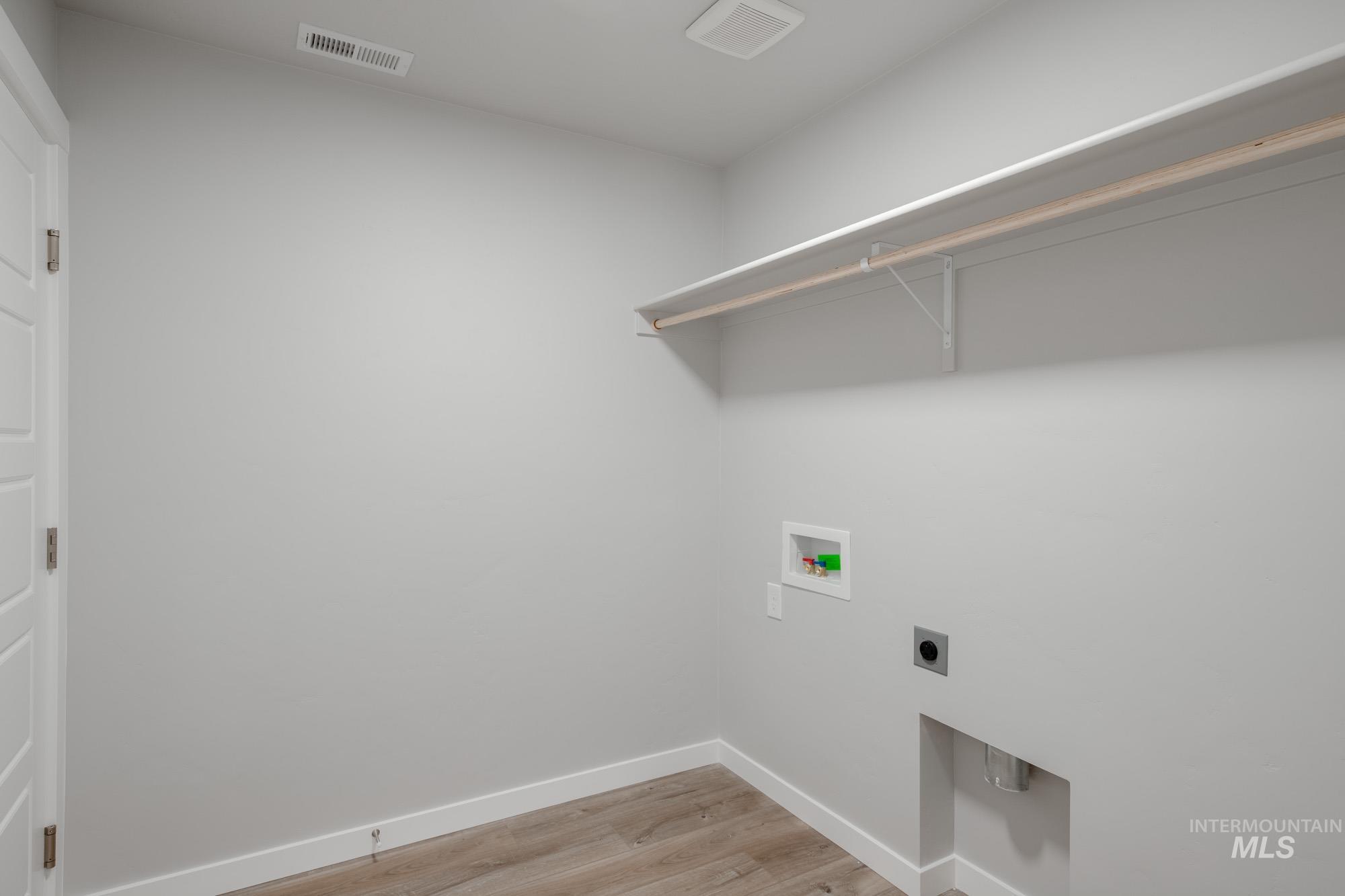 3807 E Syracuse St, Nampa, Idaho 83686, 3 Bedrooms, 2 Bathrooms, Residential For Sale, Price $399,990,MLS 98972127