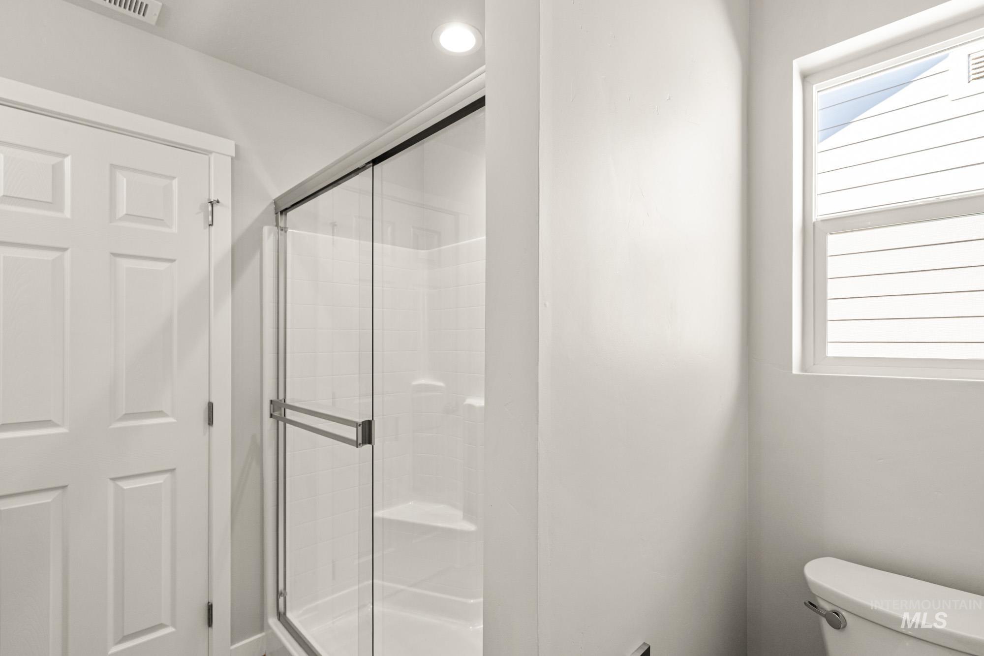 3807 E Syracuse St, Nampa, Idaho 83686, 3 Bedrooms, 2 Bathrooms, Residential For Sale, Price $399,990, 98972127