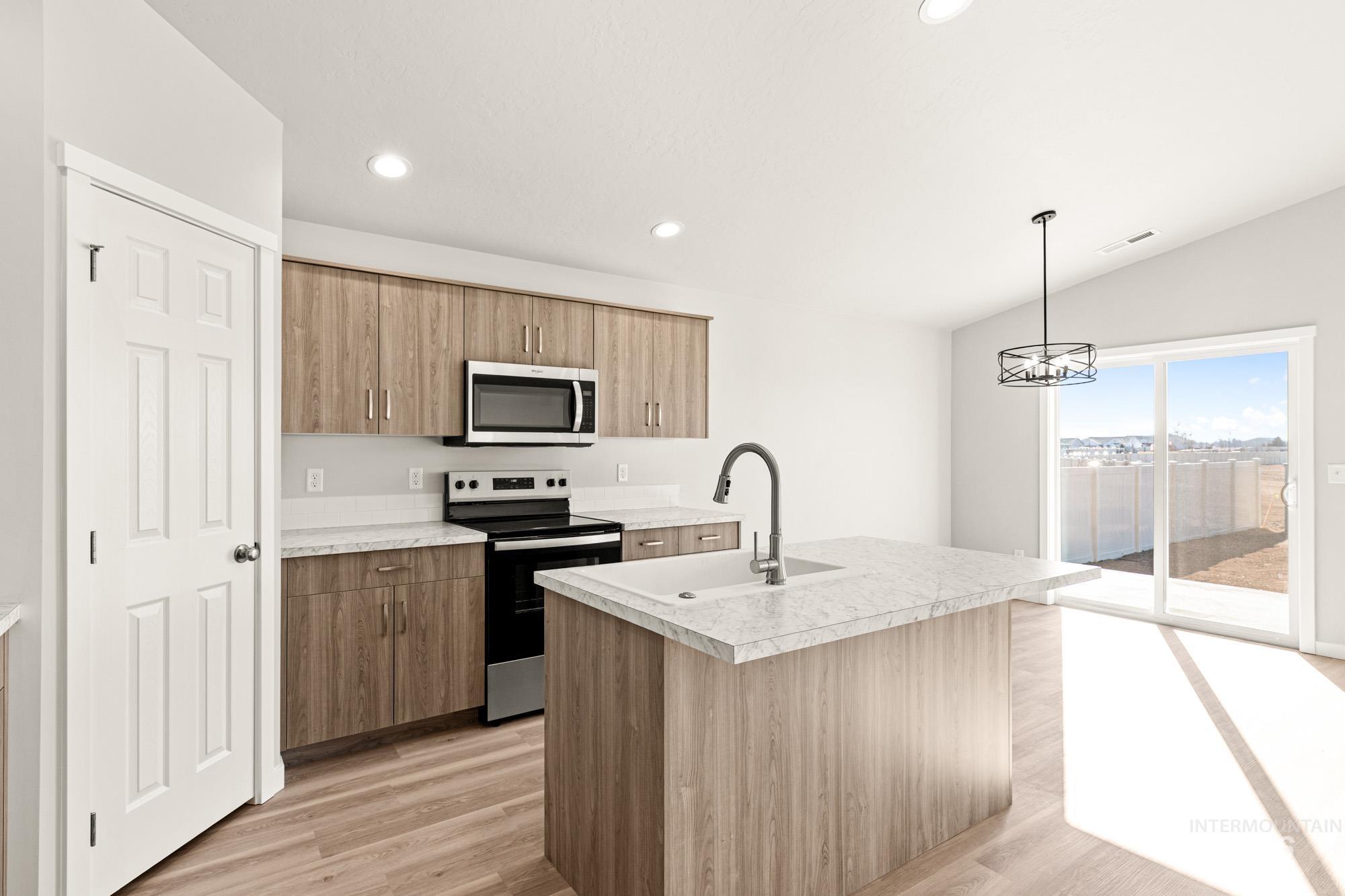 3807 E Syracuse St, Nampa, Idaho 83686, 3 Bedrooms, 2 Bathrooms, Residential For Sale, Price $399,990, 98972127