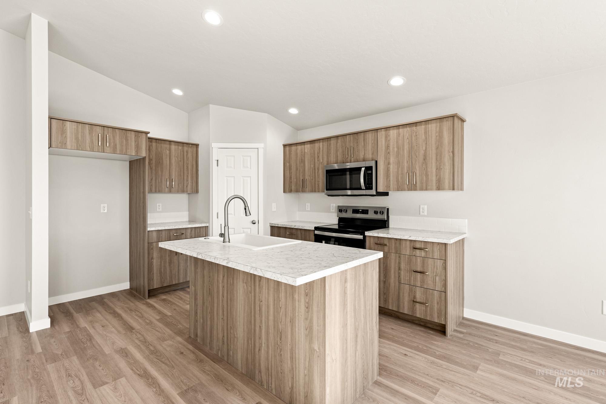 3807 E Syracuse St, Nampa, Idaho 83686, 3 Bedrooms, 2 Bathrooms, Residential For Sale, Price $399,990, 98972127