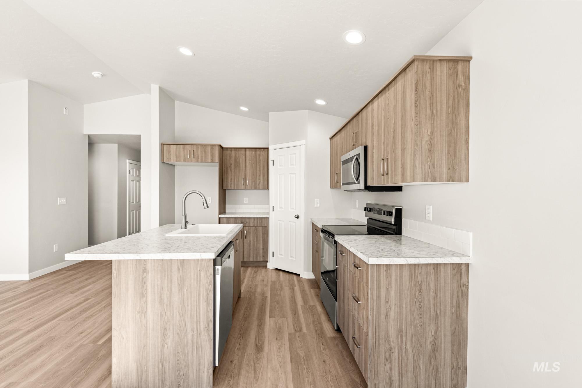 3807 E Syracuse St, Nampa, Idaho 83686, 3 Bedrooms, 2 Bathrooms, Residential For Sale, Price $399,990, 98972127