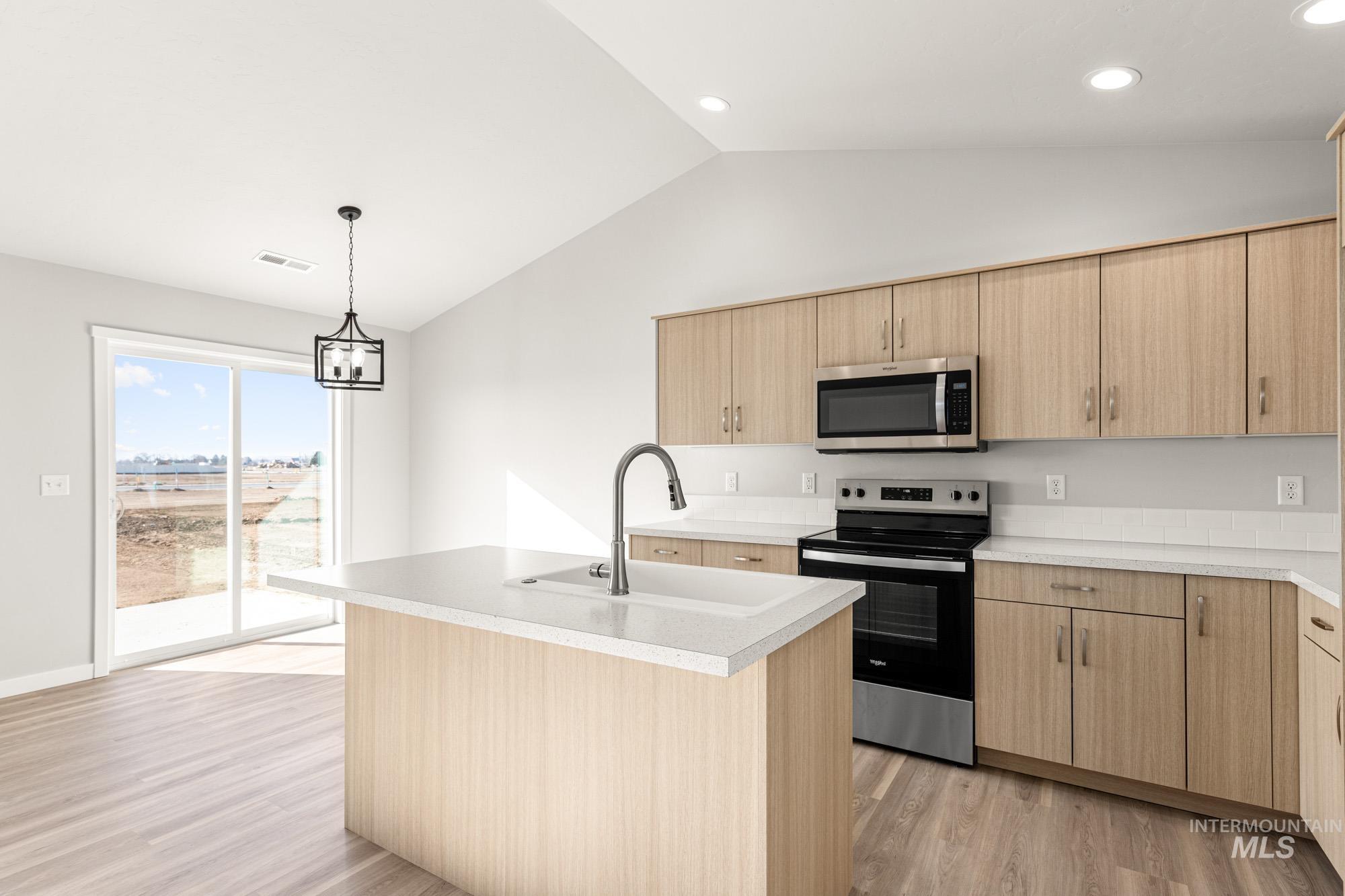 3789 E Syracuse St, Nampa, Idaho 83686, 3 Bedrooms, 2 Bathrooms, Residential For Sale, Price $399,990,MLS 98972128