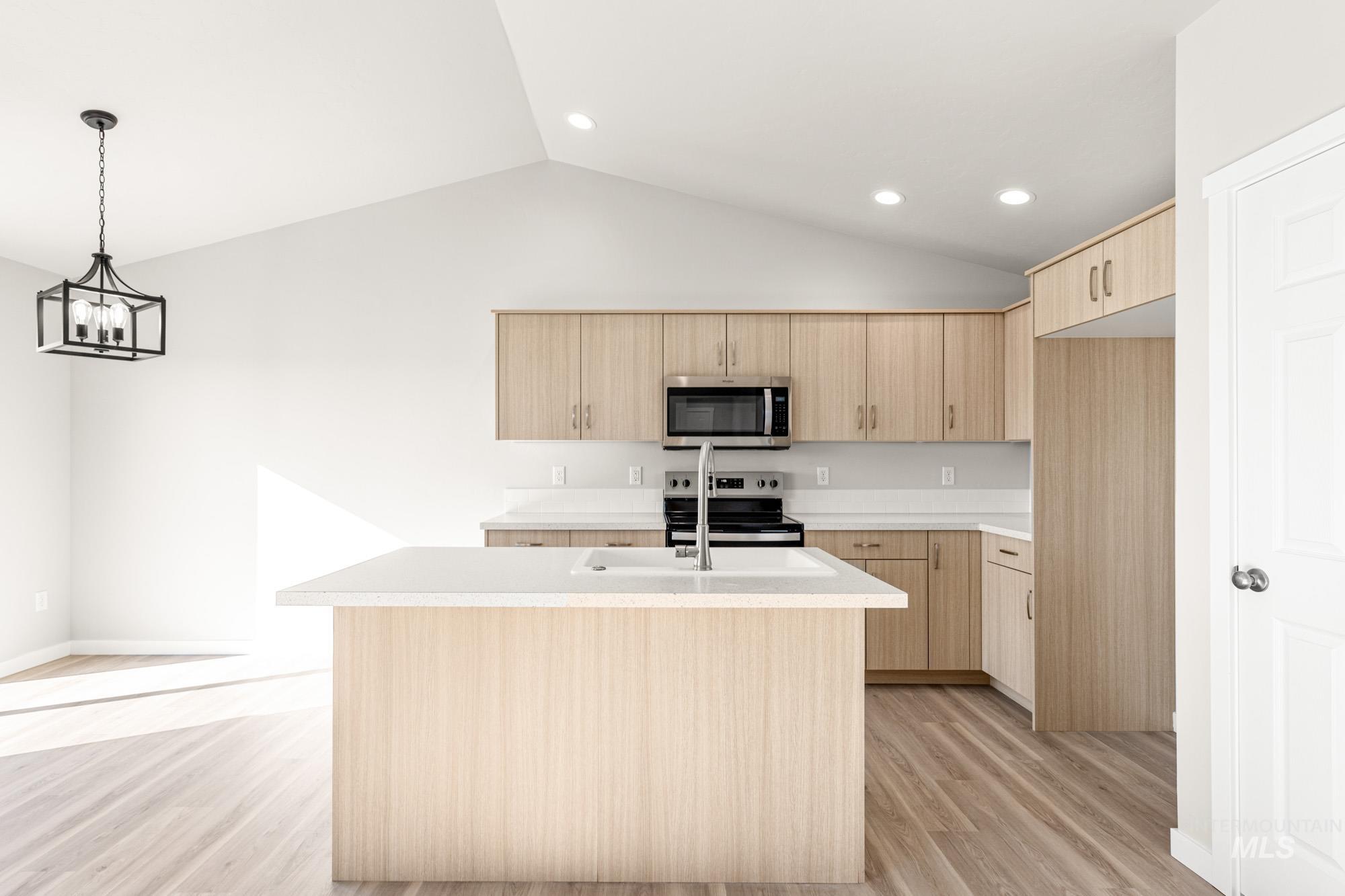 3789 E Syracuse St, Nampa, Idaho 83686, 3 Bedrooms, 2 Bathrooms, Residential For Sale, Price $399,990,MLS 98972128