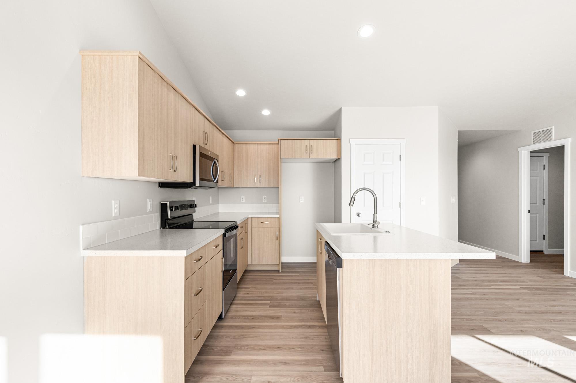 3789 E Syracuse St, Nampa, Idaho 83686, 3 Bedrooms, 2 Bathrooms, Residential For Sale, Price $399,990,MLS 98972128