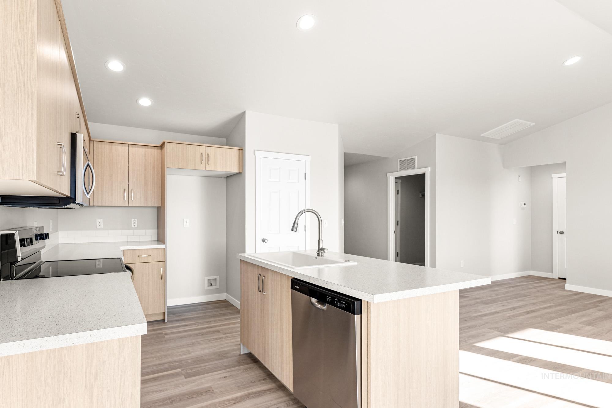 3789 E Syracuse St, Nampa, Idaho 83686, 3 Bedrooms, 2 Bathrooms, Residential For Sale, Price $399,990,MLS 98972128