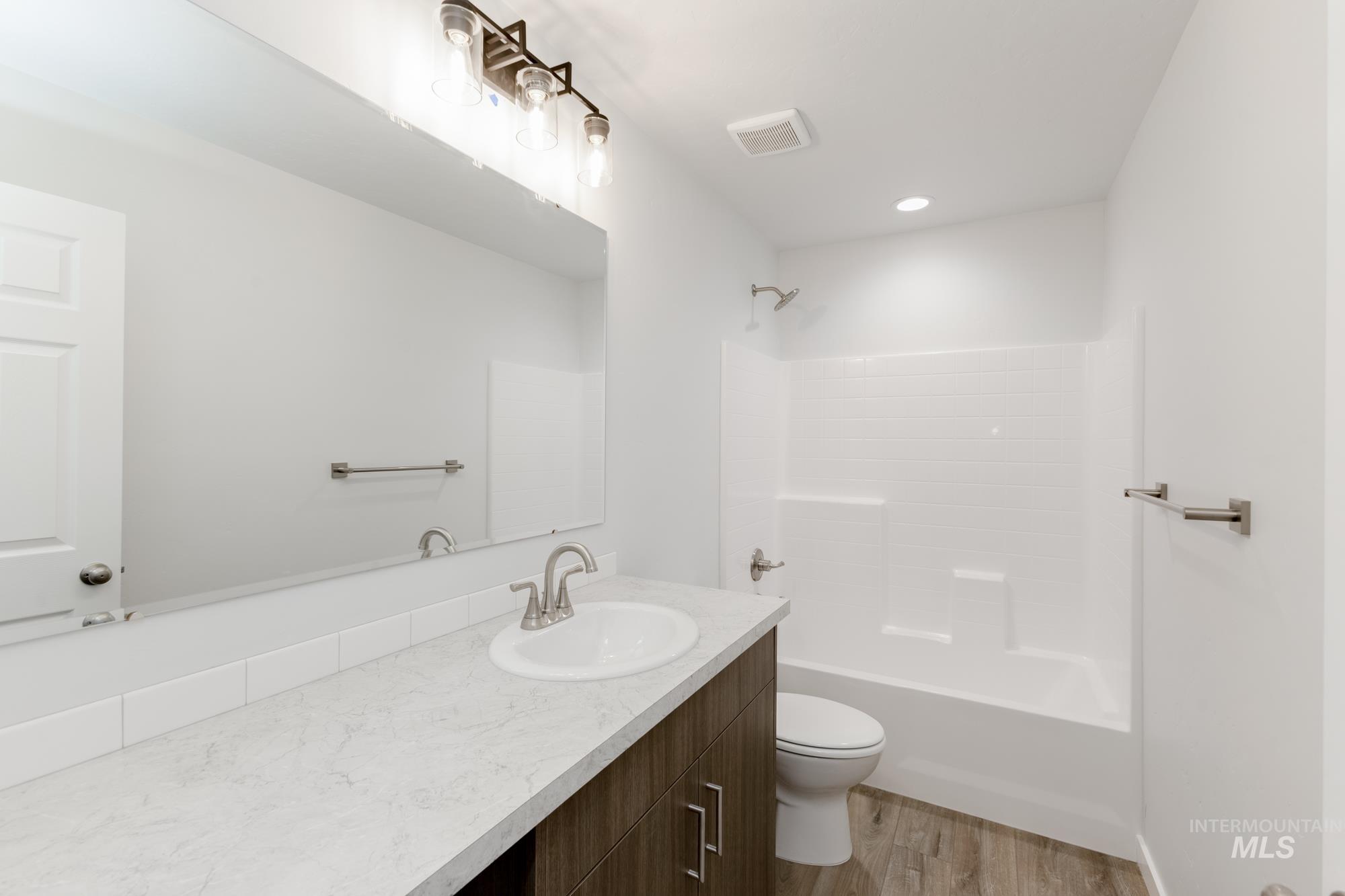 3771 E Syracuse St, Nampa, Idaho 83686, 3 Bedrooms, 2 Bathrooms, Residential For Sale, Price $389,990,MLS 98972129