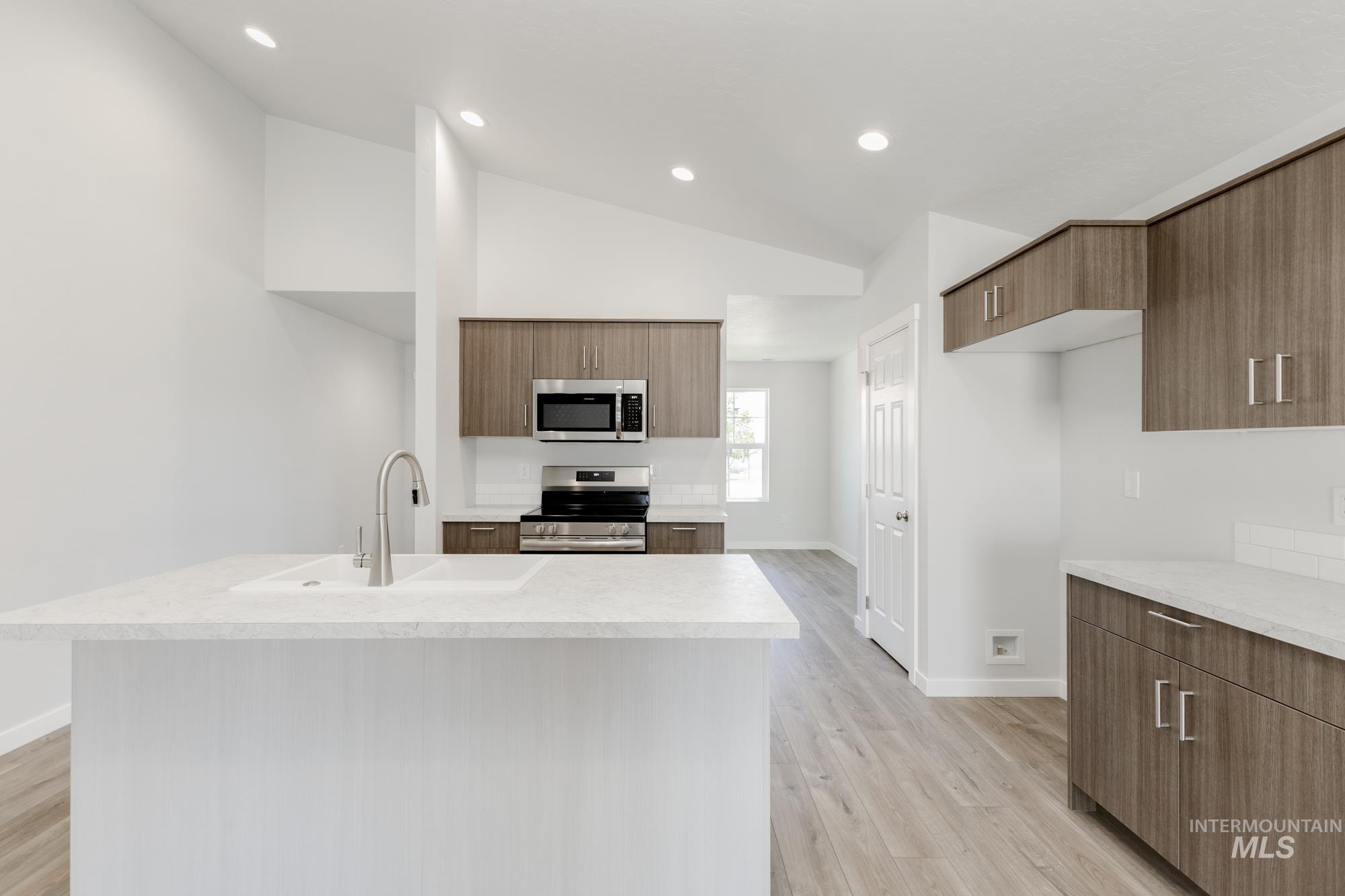 3771 E Syracuse St, Nampa, Idaho 83686, 3 Bedrooms, 2 Bathrooms, Residential For Sale, Price $389,990,MLS 98972129