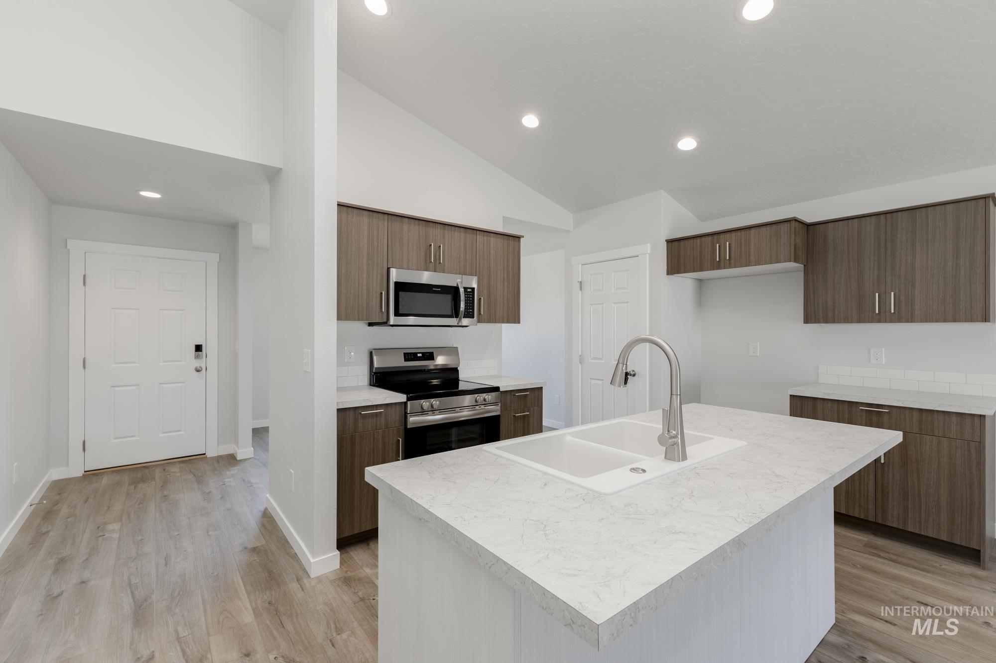 3771 E Syracuse St, Nampa, Idaho 83686, 3 Bedrooms, 2 Bathrooms, Residential For Sale, Price $389,990,MLS 98972129