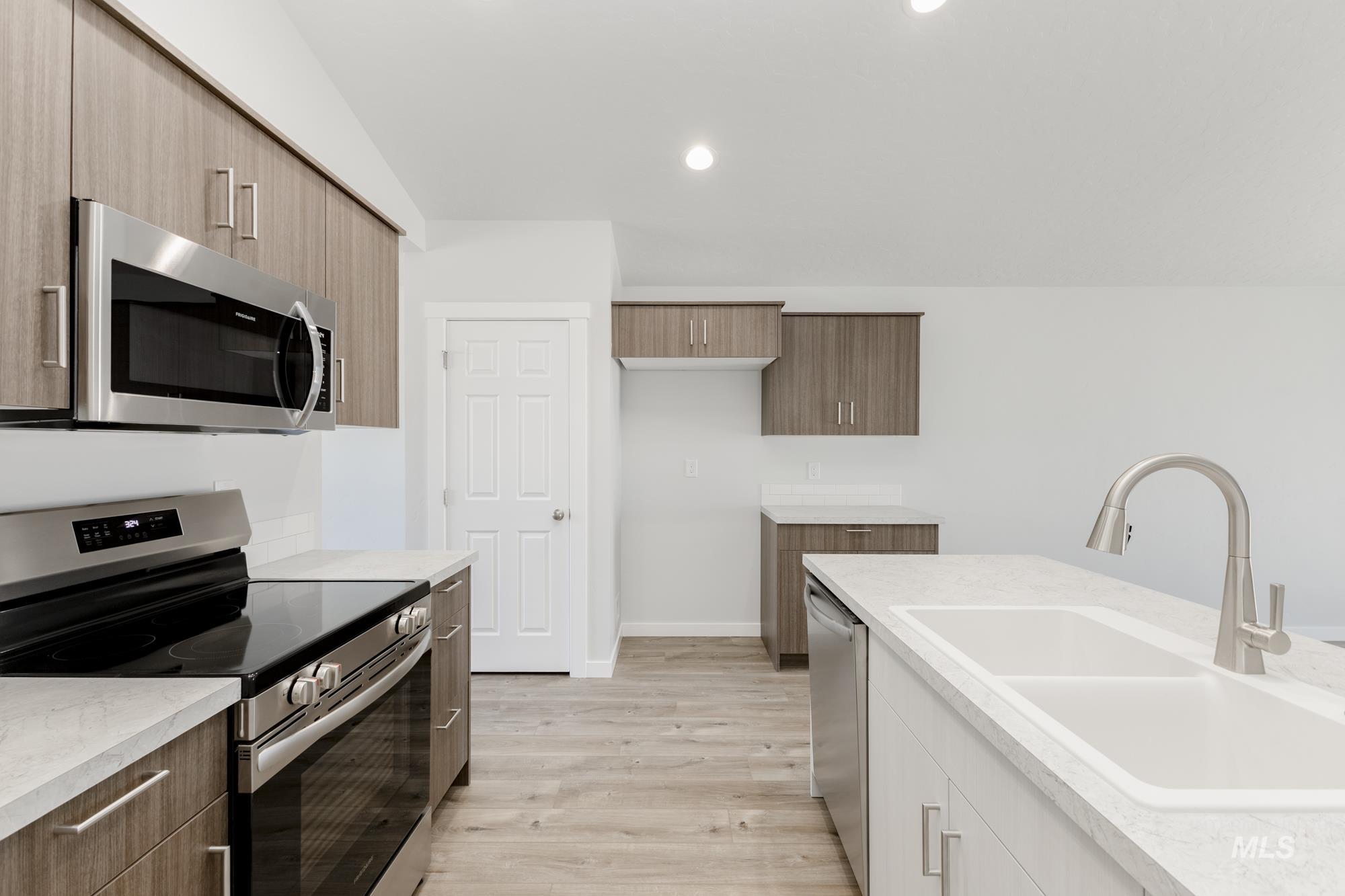 3771 E Syracuse St, Nampa, Idaho 83686, 3 Bedrooms, 2 Bathrooms, Residential For Sale, Price $389,990,MLS 98972129