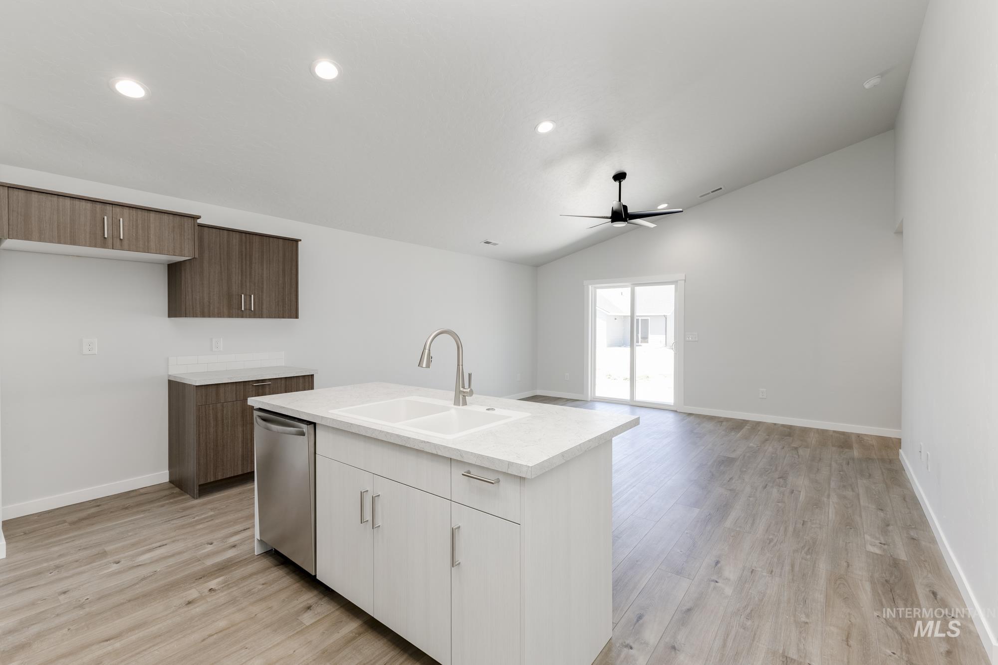 3771 E Syracuse St, Nampa, Idaho 83686, 3 Bedrooms, 2 Bathrooms, Residential For Sale, Price $389,990,MLS 98972129