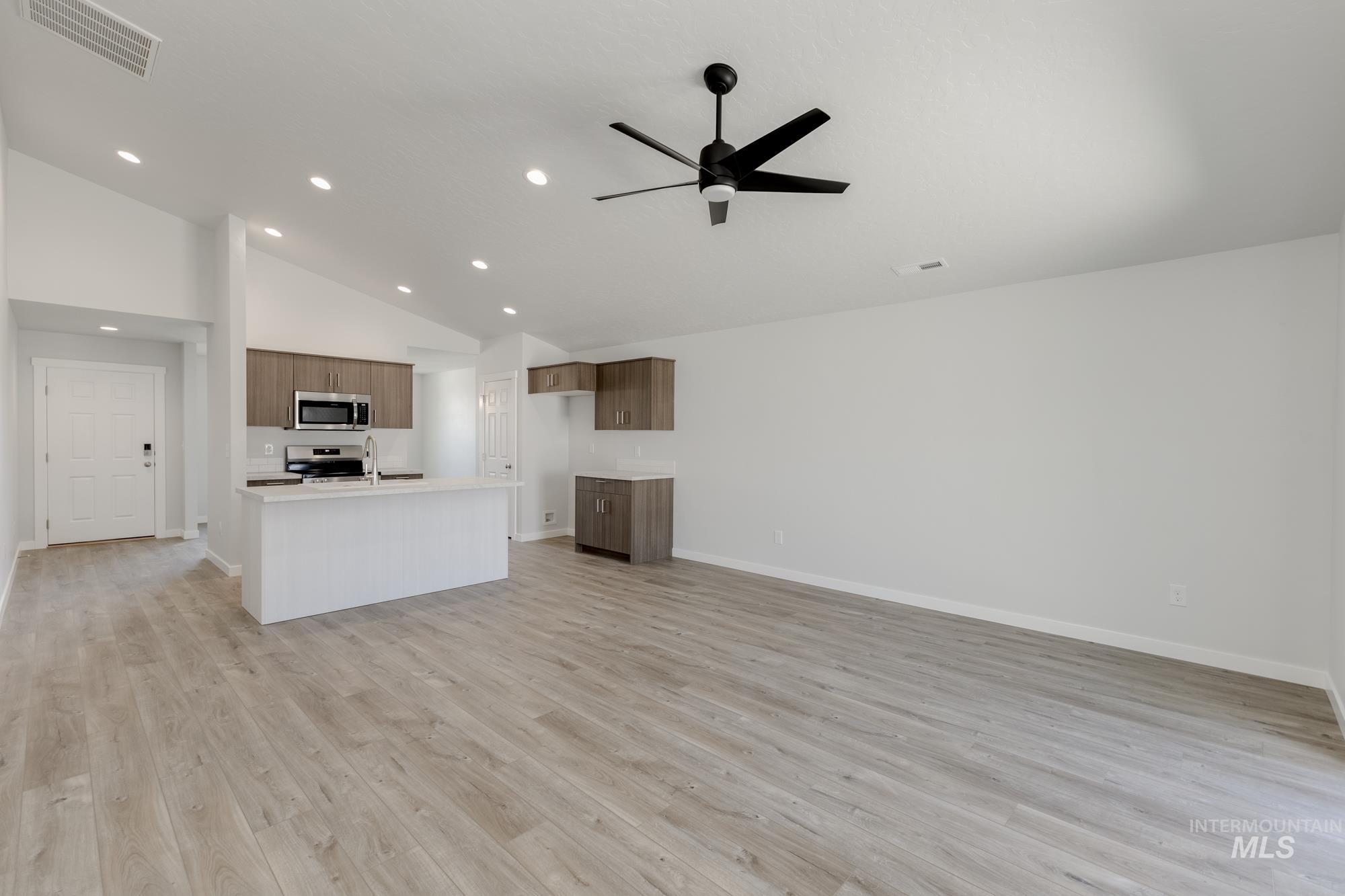 3771 E Syracuse St, Nampa, Idaho 83686, 3 Bedrooms, 2 Bathrooms, Residential For Sale, Price $389,990,MLS 98972129