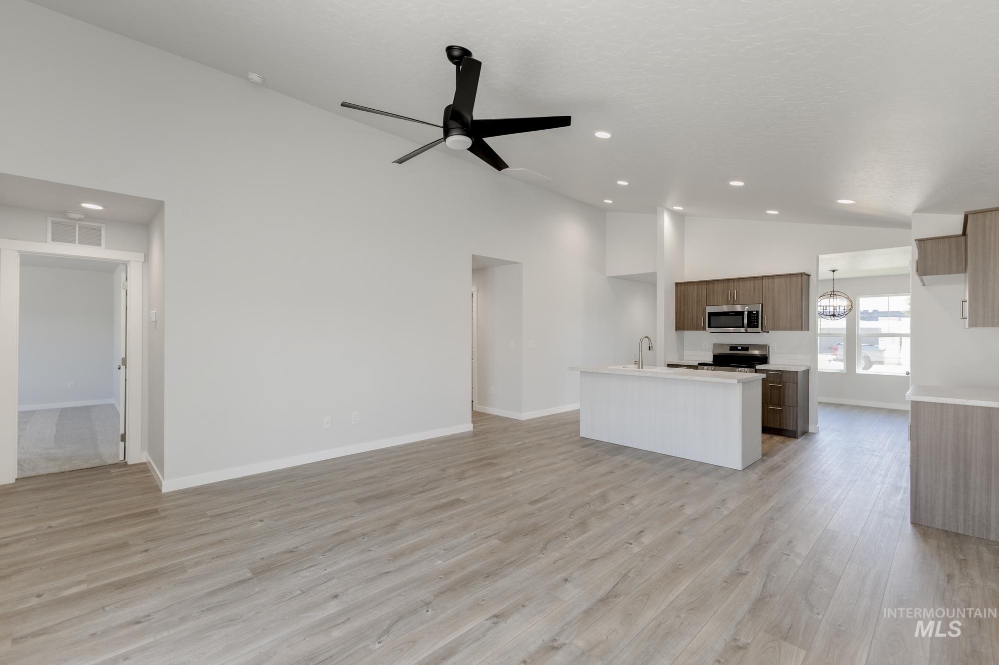 3771 E Syracuse St, Nampa, Idaho 83686, 3 Bedrooms, 2 Bathrooms, Residential For Sale, Price $389,990,MLS 98972129