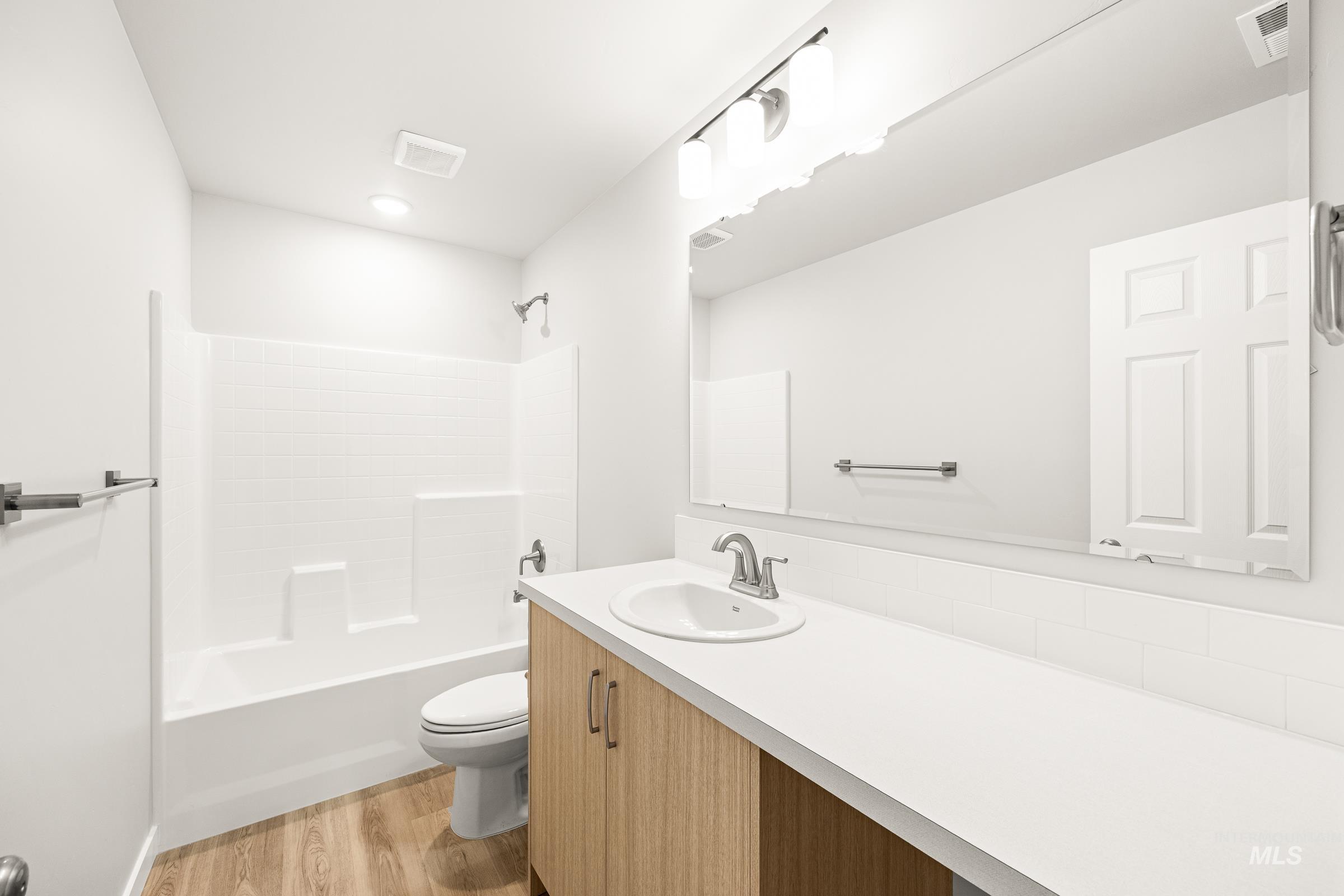 1704 N Birch St, Jerome, Idaho 83338, 3 Bedrooms, 2 Bathrooms, Residential For Sale, Price $353,990,MLS 98972136