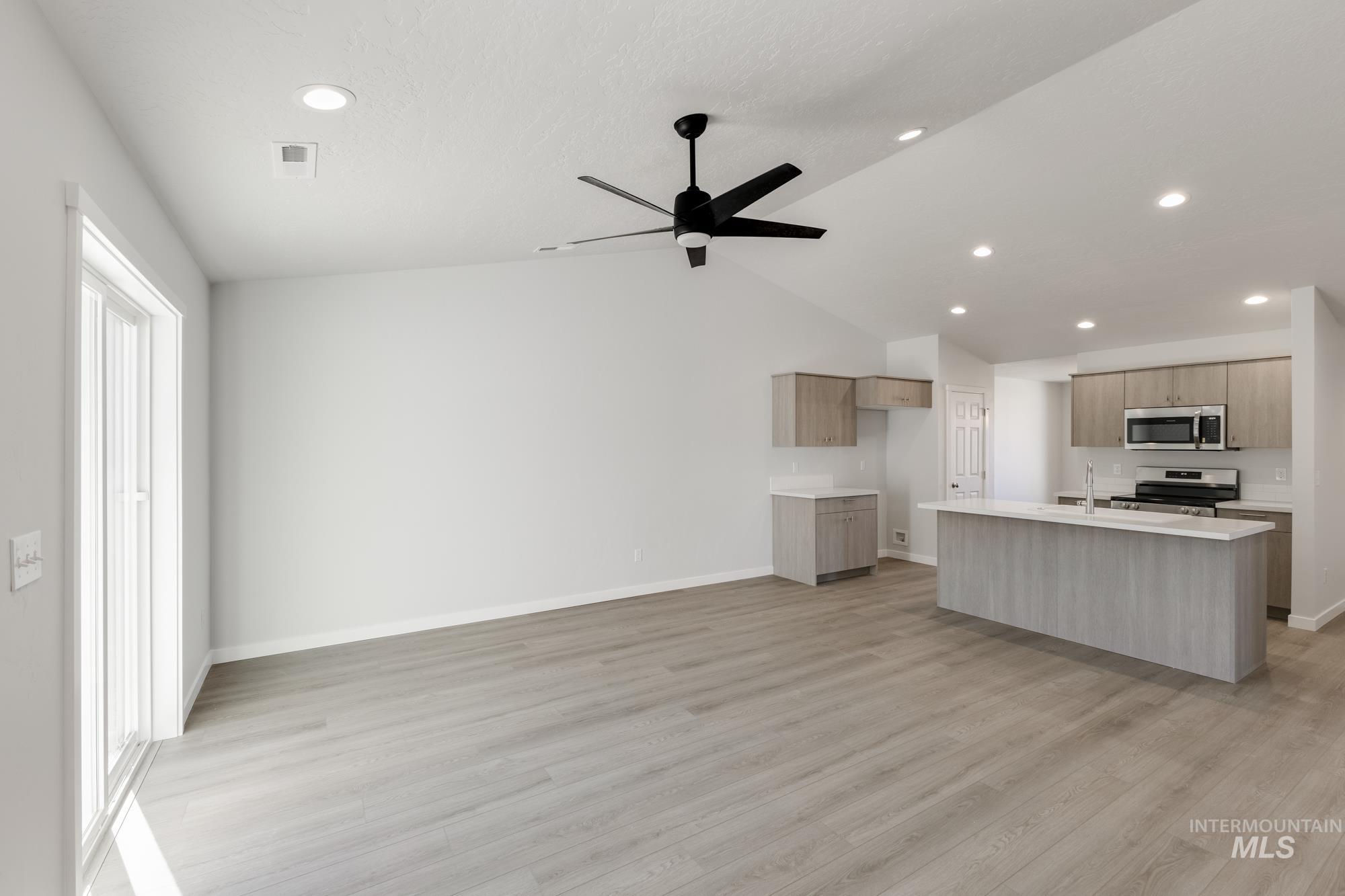 1704 N Birch St, Jerome, Idaho 83338, 3 Bedrooms, 2 Bathrooms, Residential For Sale, Price $379,990,MLS 98972136