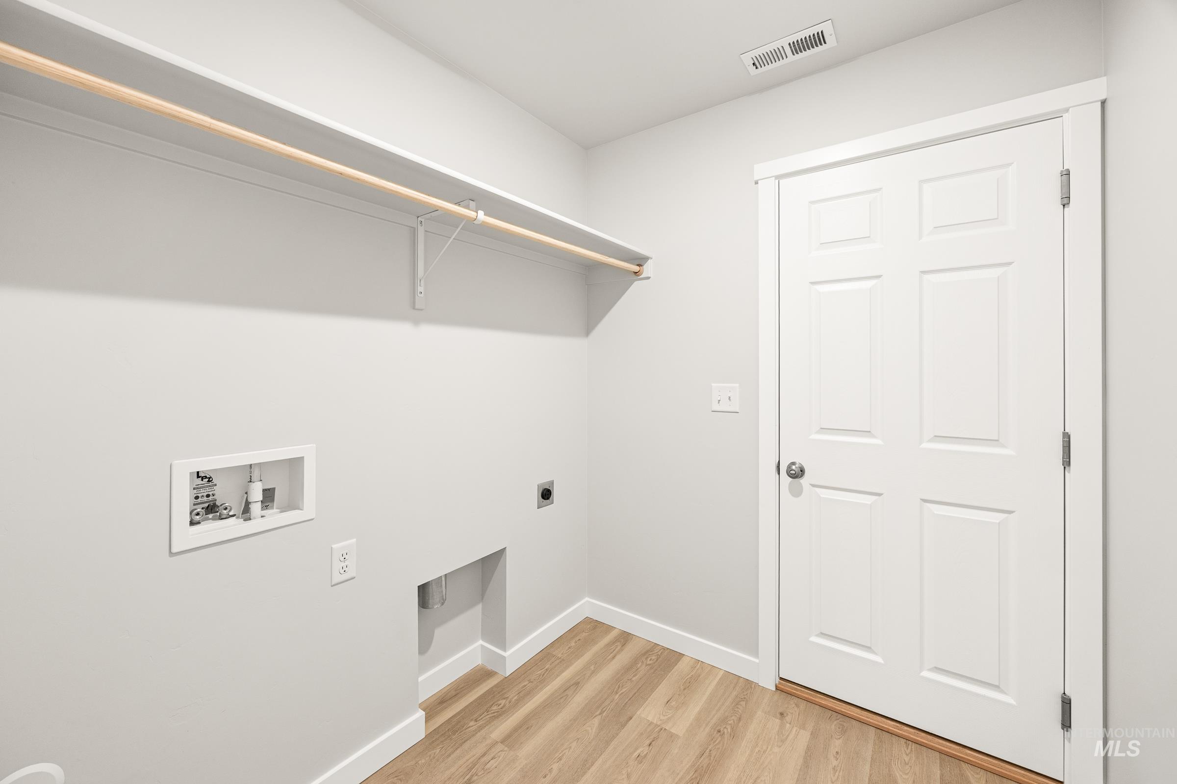 1704 N Birch St, Jerome, Idaho 83338, 3 Bedrooms, 2 Bathrooms, Residential For Sale, Price $353,990,MLS 98972136