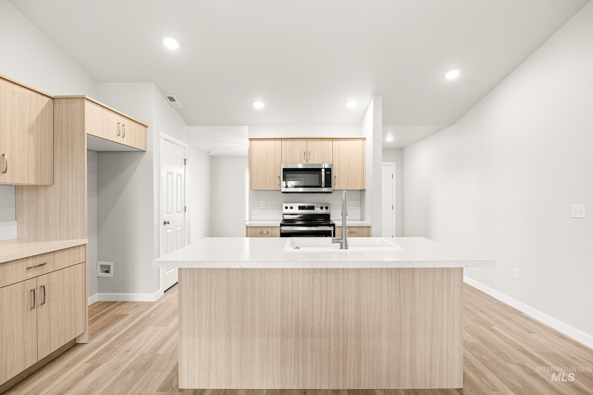 1704 N Birch St, Jerome, Idaho 83338, 3 Bedrooms, 2 Bathrooms, Residential For Sale, Price $353,990,MLS 98972136