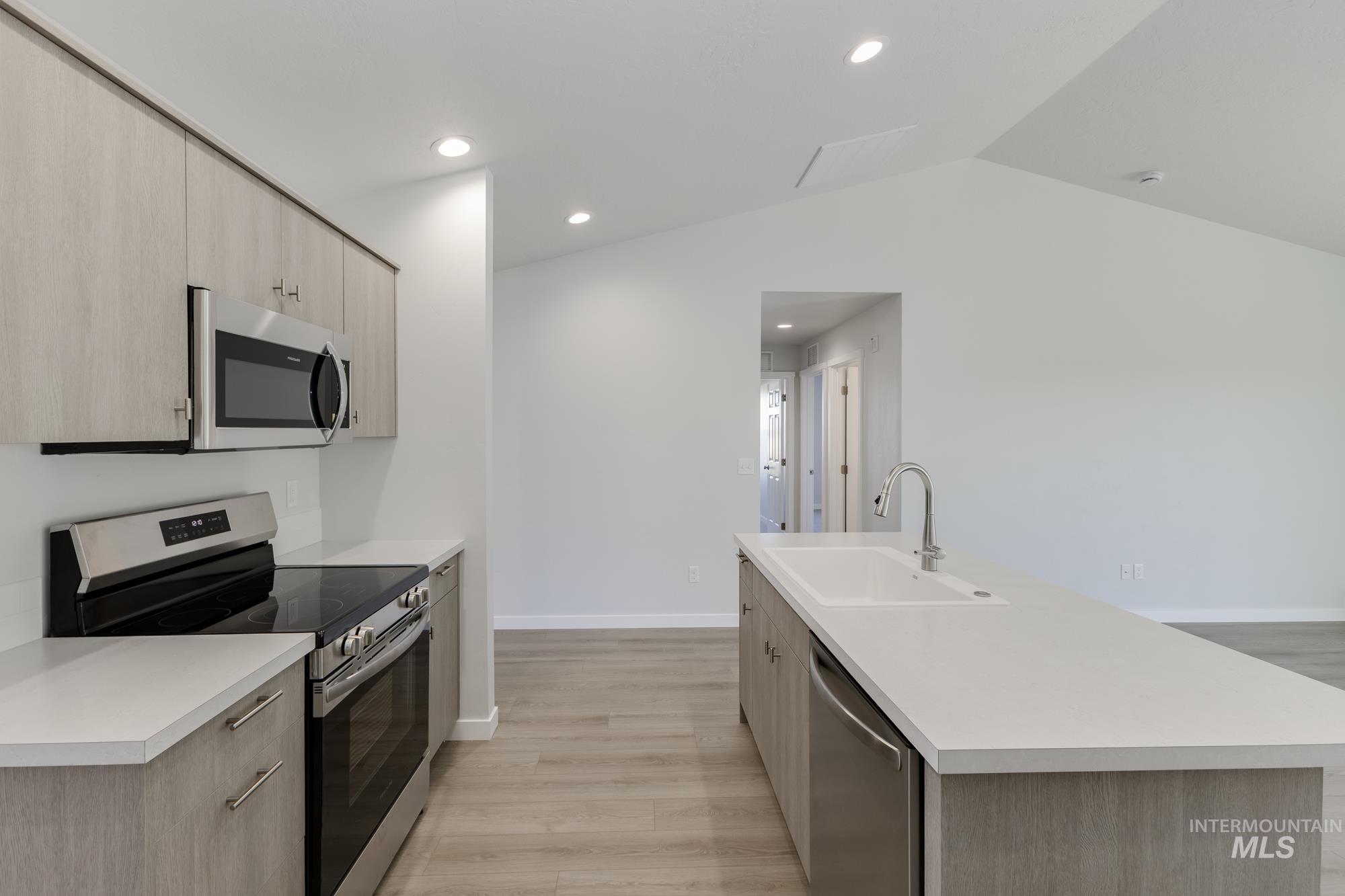 1704 N Birch St, Jerome, Idaho 83338, 3 Bedrooms, 2 Bathrooms, Residential For Sale, Price $379,990,MLS 98972136