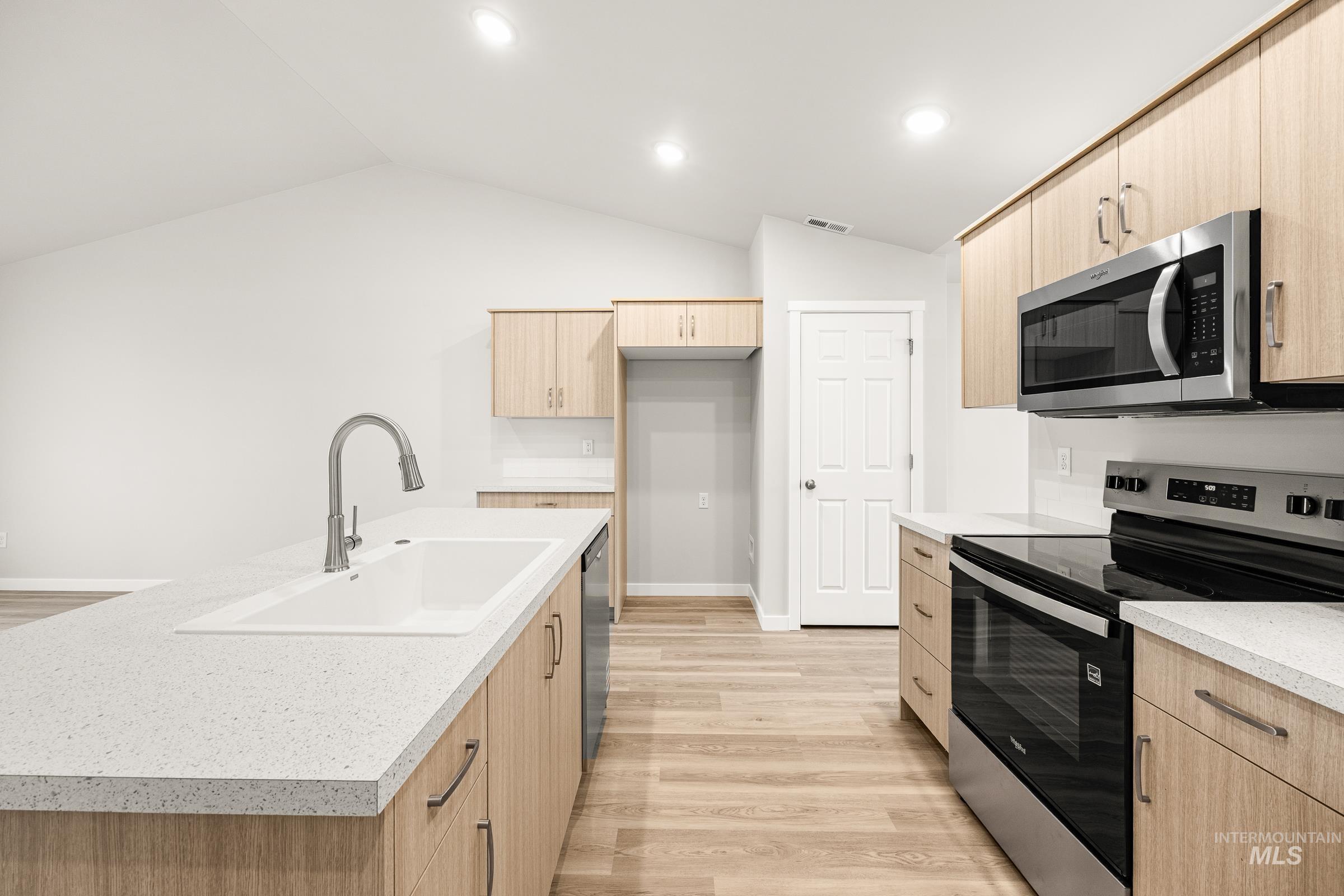 1704 N Birch St, Jerome, Idaho 83338, 3 Bedrooms, 2 Bathrooms, Residential For Sale, Price $353,990,MLS 98972136