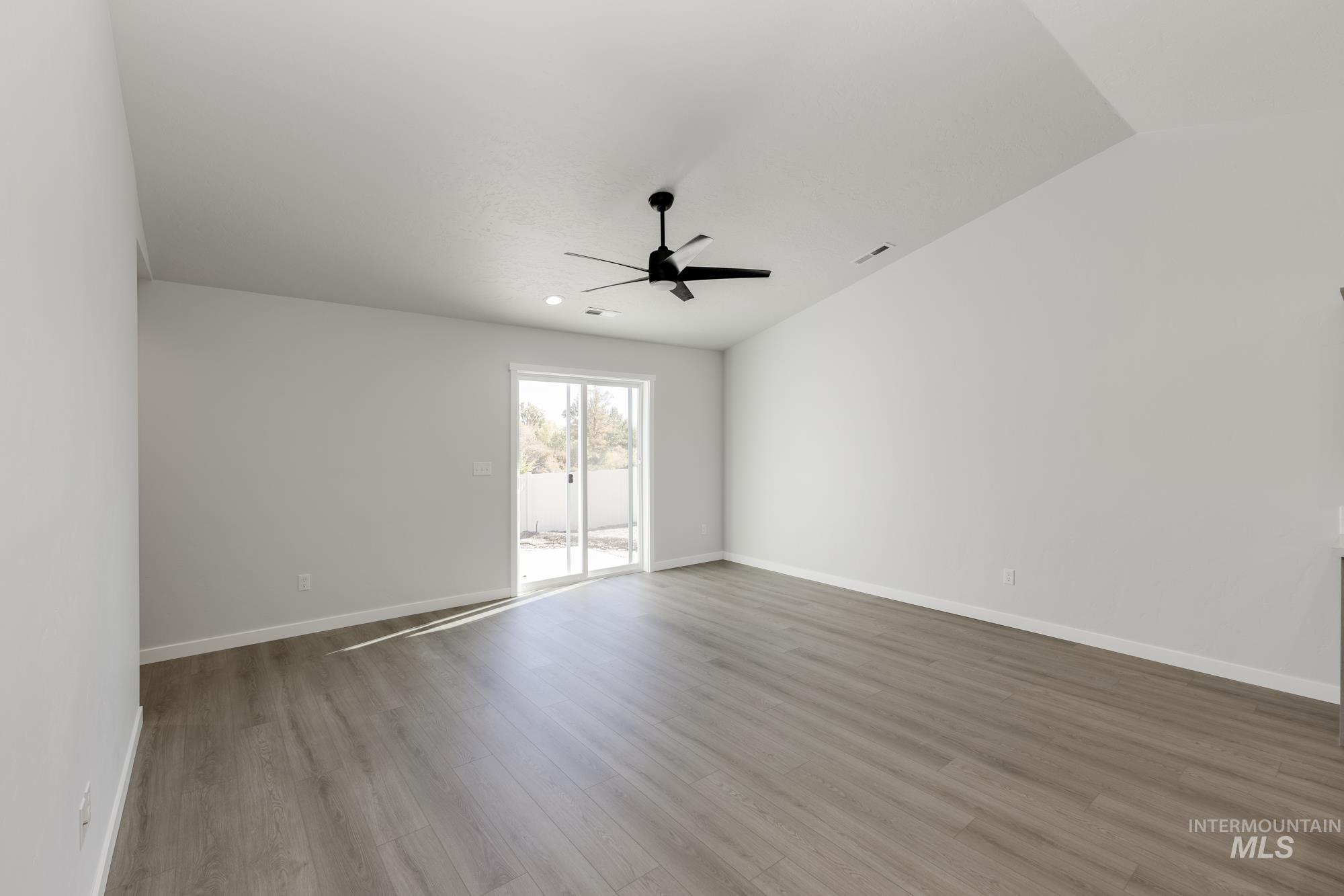 1704 N Birch St, Jerome, Idaho 83338, 3 Bedrooms, 2 Bathrooms, Residential For Sale, Price $379,990,MLS 98972136