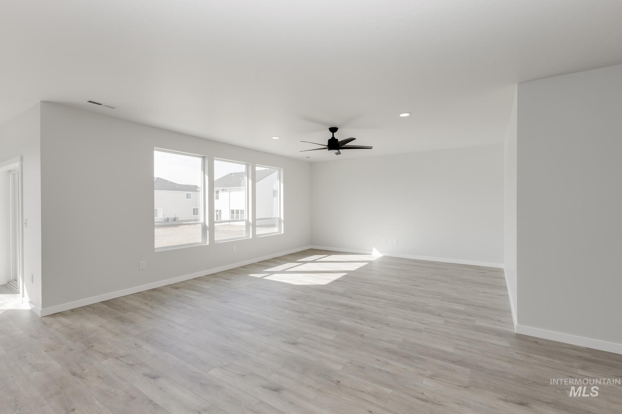 17648 N Boone Peak Ave, Nampa, Idaho 83687, 4 Bedrooms, 2 Bathrooms, Residential For Sale, Price $519,990,MLS 98972137