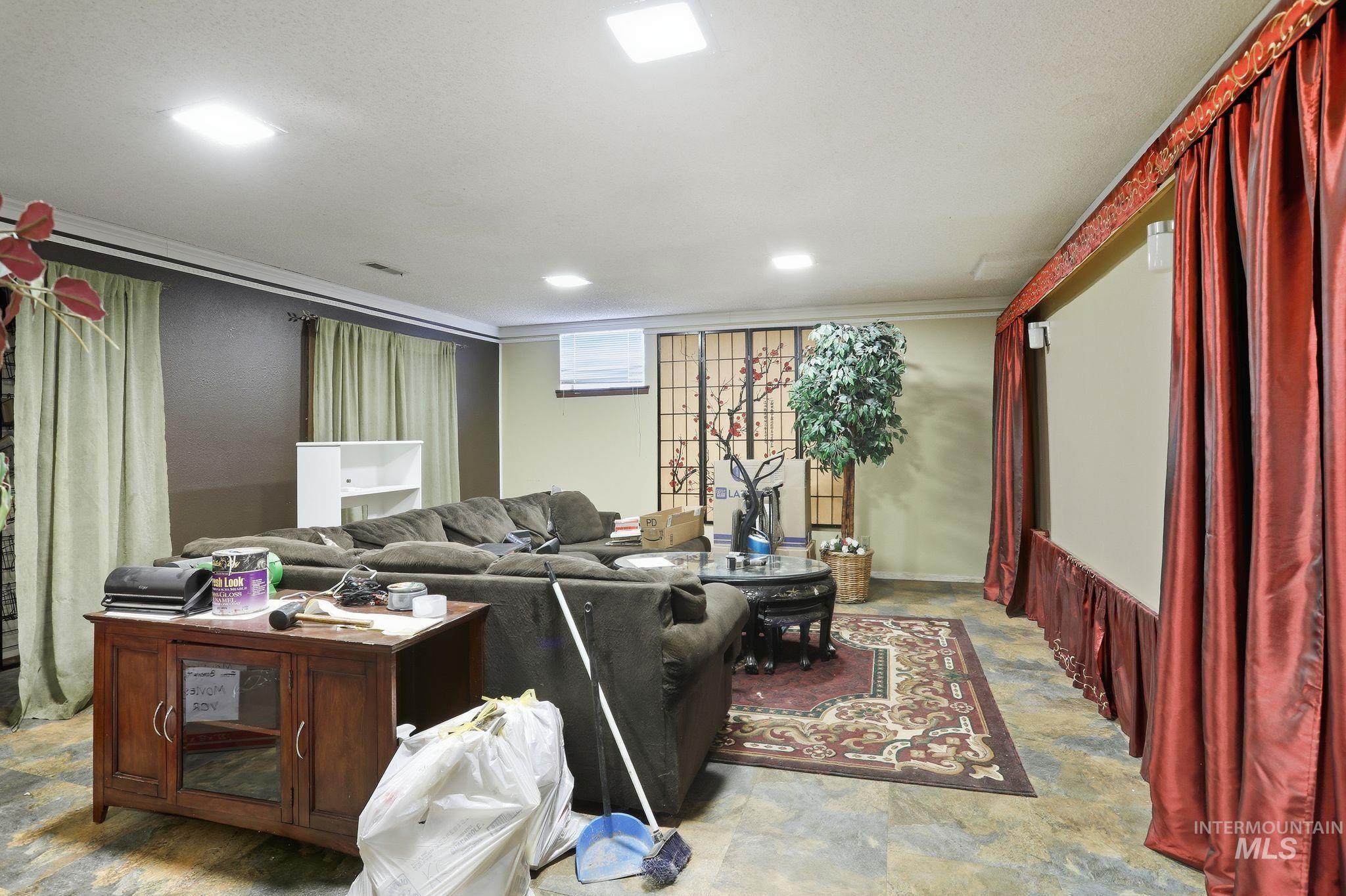 3081 E 3400 N, Twin Falls, Idaho 83301, 5 Bedrooms, 2.5 Bathrooms, Residential For Sale, Price $475,000,MLS 98972138