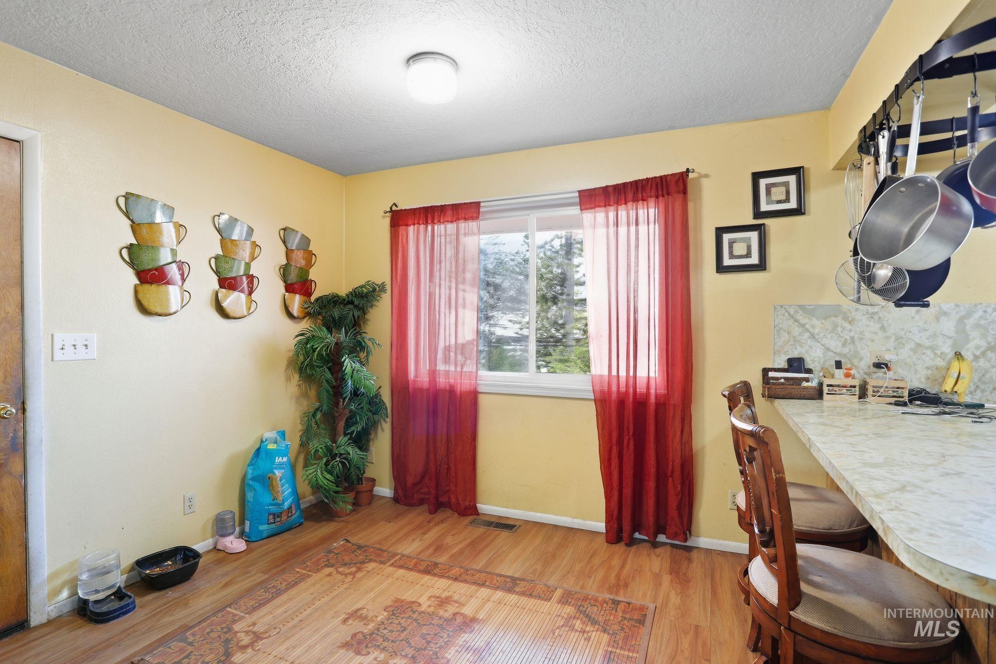 3081 E 3400 N, Twin Falls, Idaho 83301, 5 Bedrooms, 2.5 Bathrooms, Residential For Sale, Price $475,000,MLS 98972138